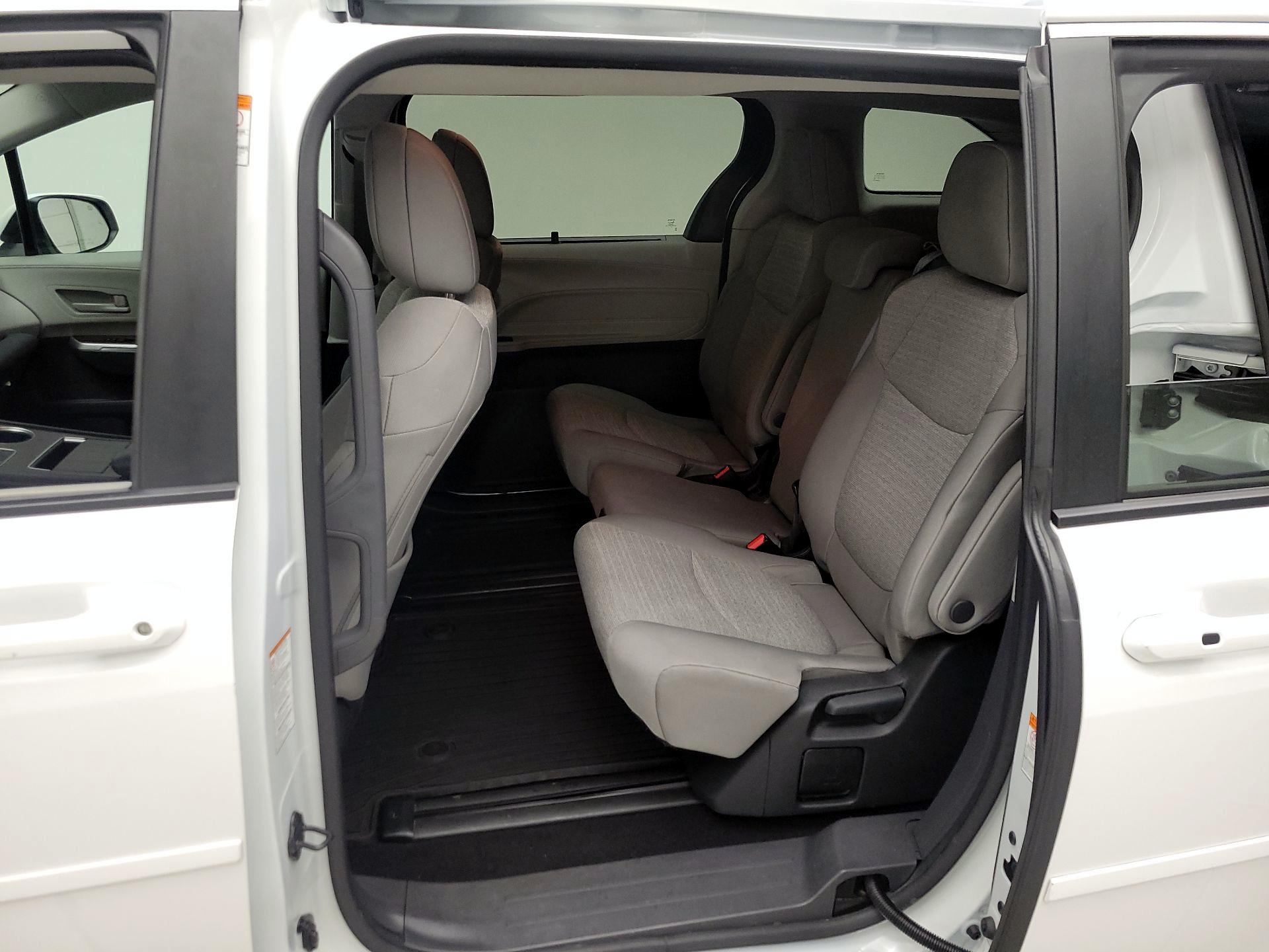 Thumbnail: 2024 Toyota Sienna - 19