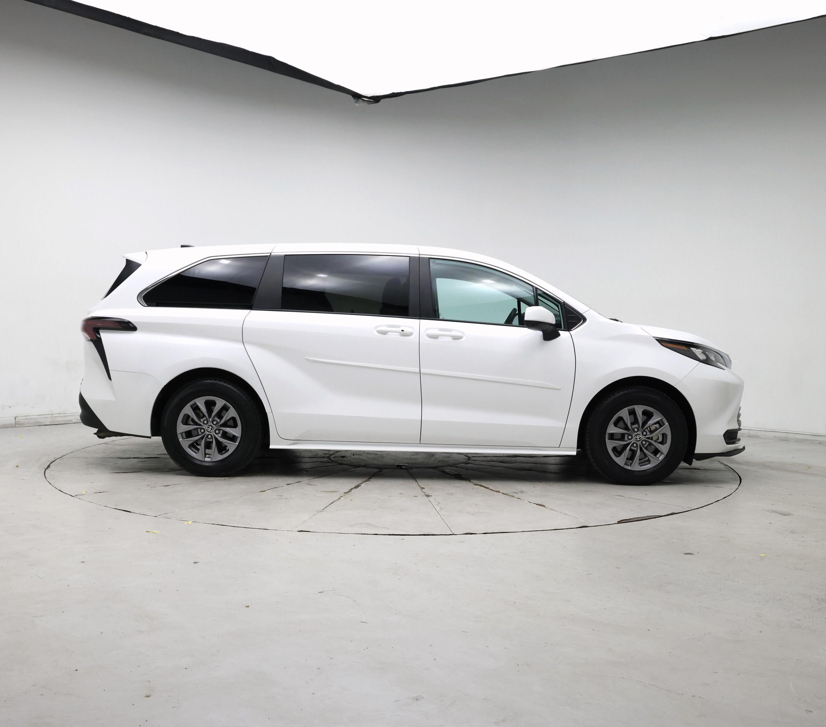 Thumbnail: 2024 Toyota Sienna - 7