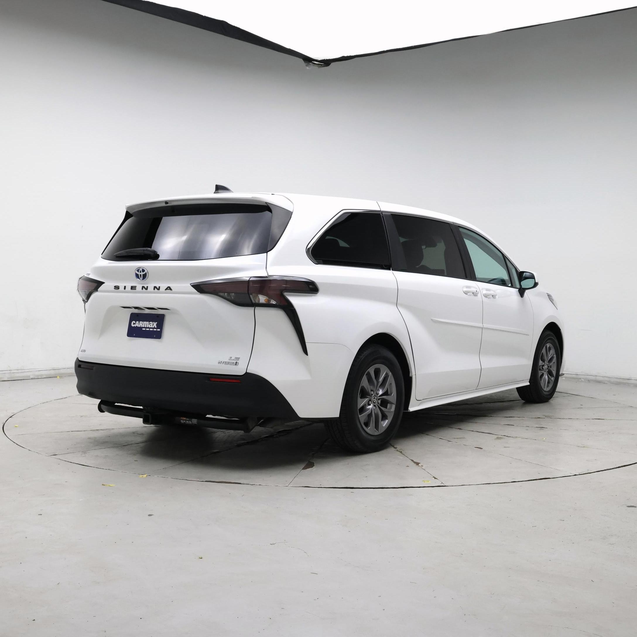 Thumbnail: 2024 Toyota Sienna - 8