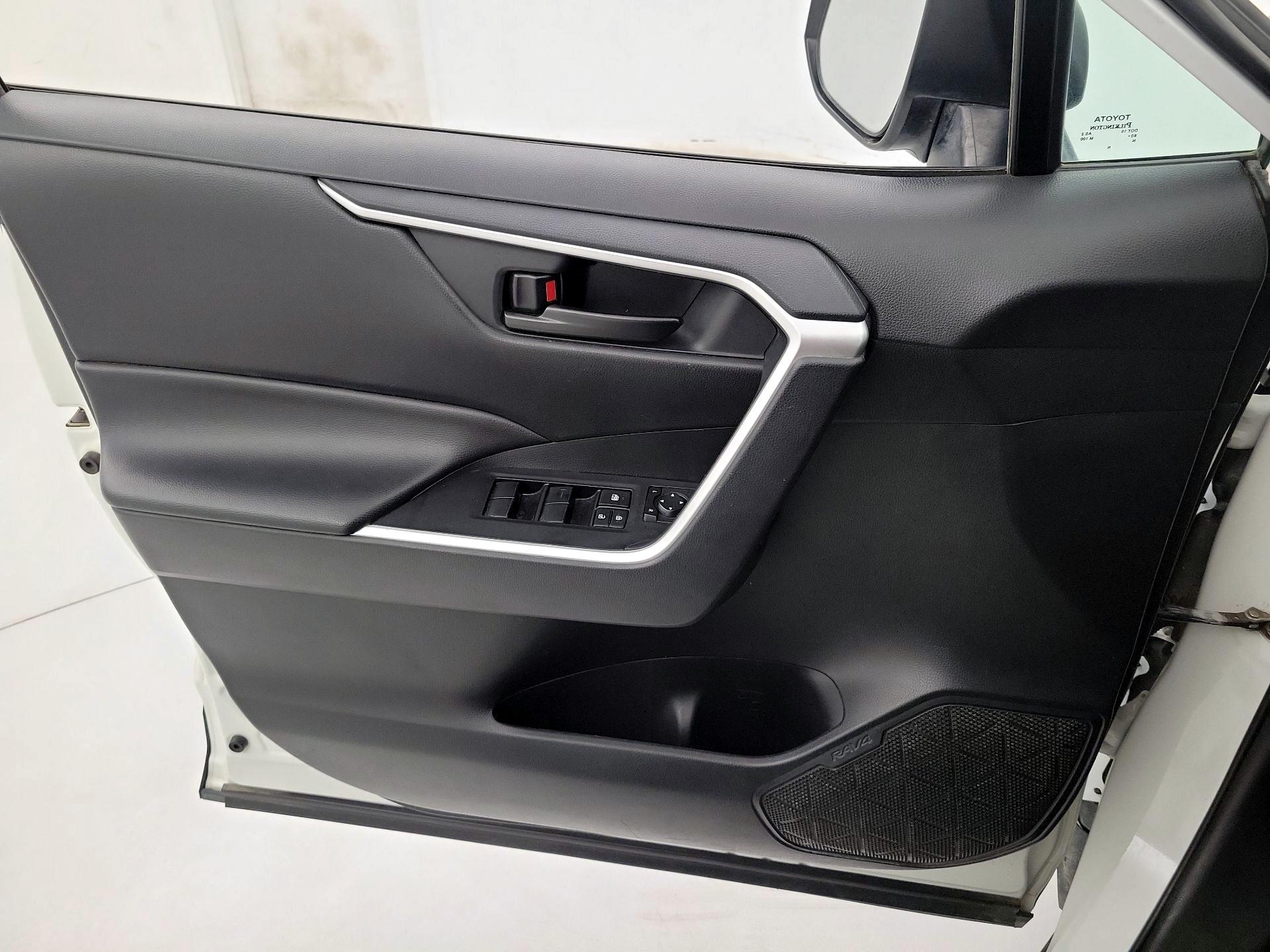 Thumbnail: 2024 Toyota RAV4 - 12