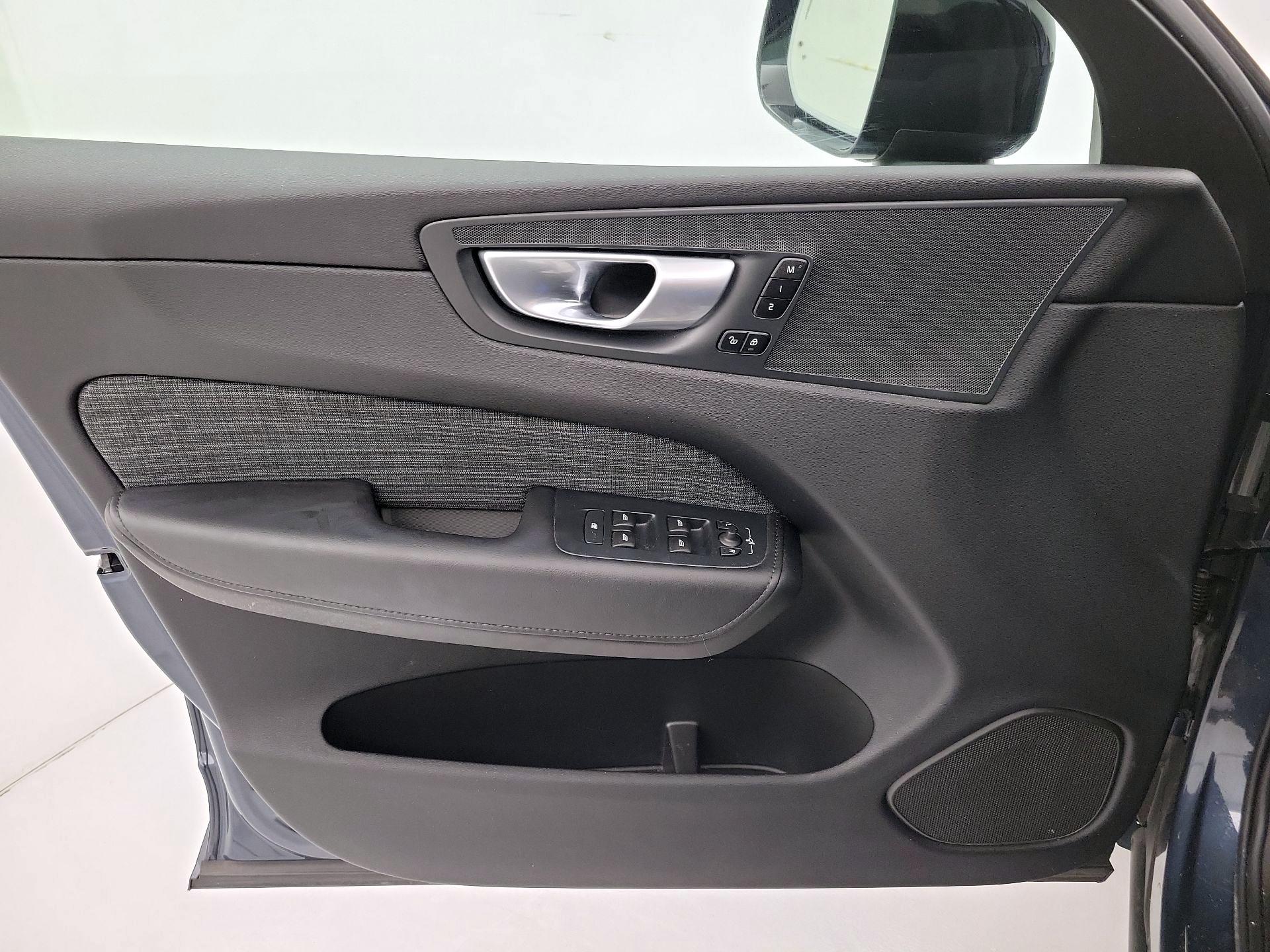 Thumbnail: 2024 Volvo XC60 - 12