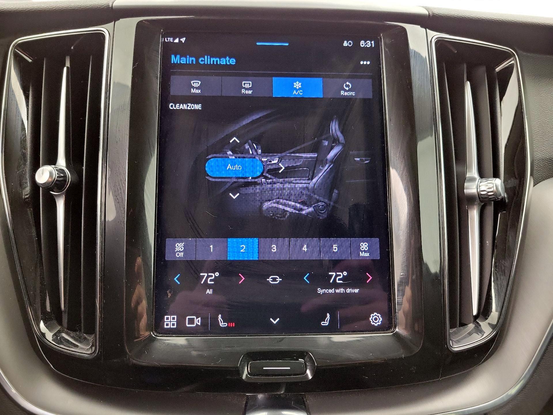 Thumbnail: 2024 Volvo XC60 - 16