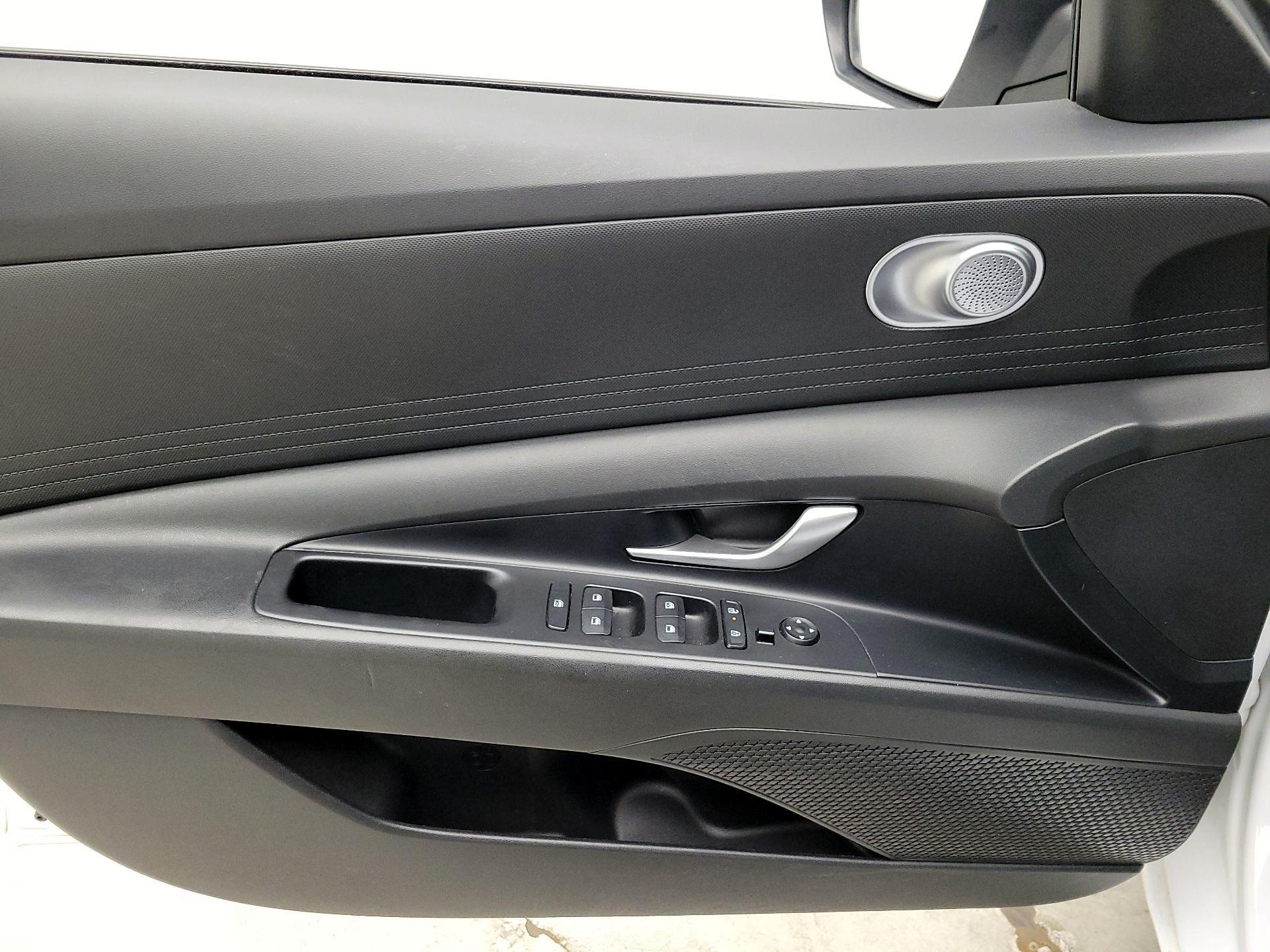 Thumbnail: 2024 Hyundai Elantra - 12