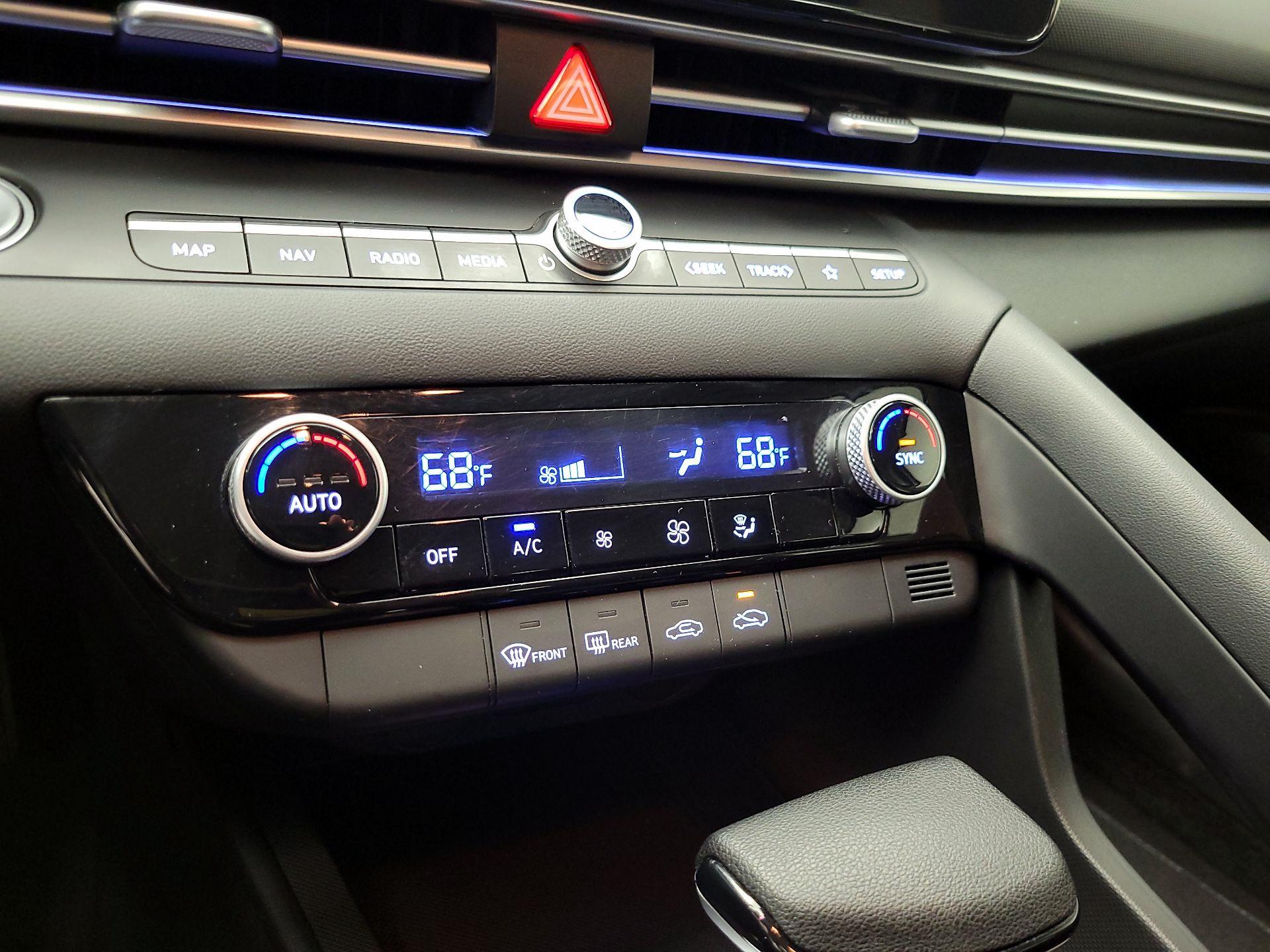 Thumbnail: 2024 Hyundai Elantra - 17