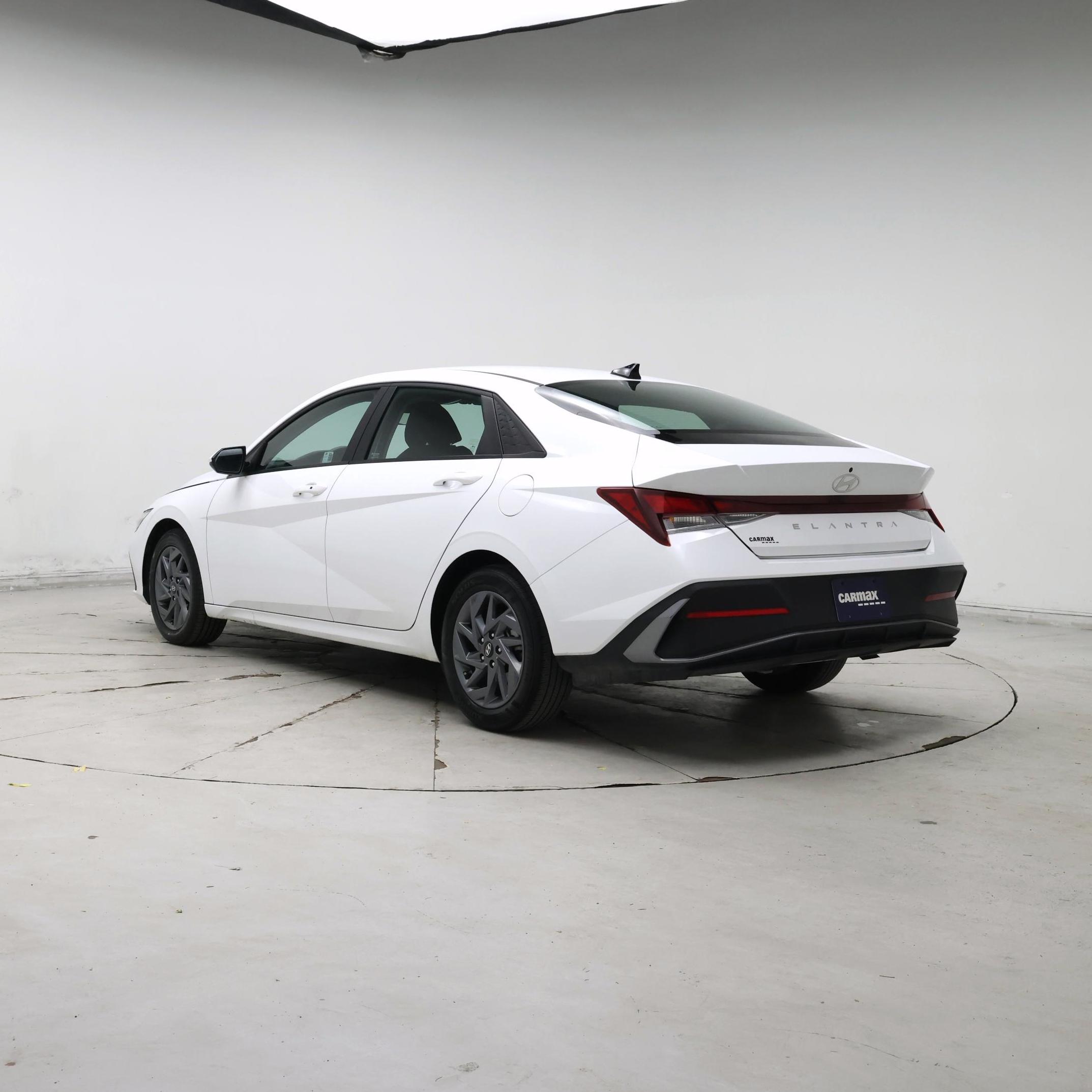 Thumbnail: 2024 Hyundai Elantra - 2