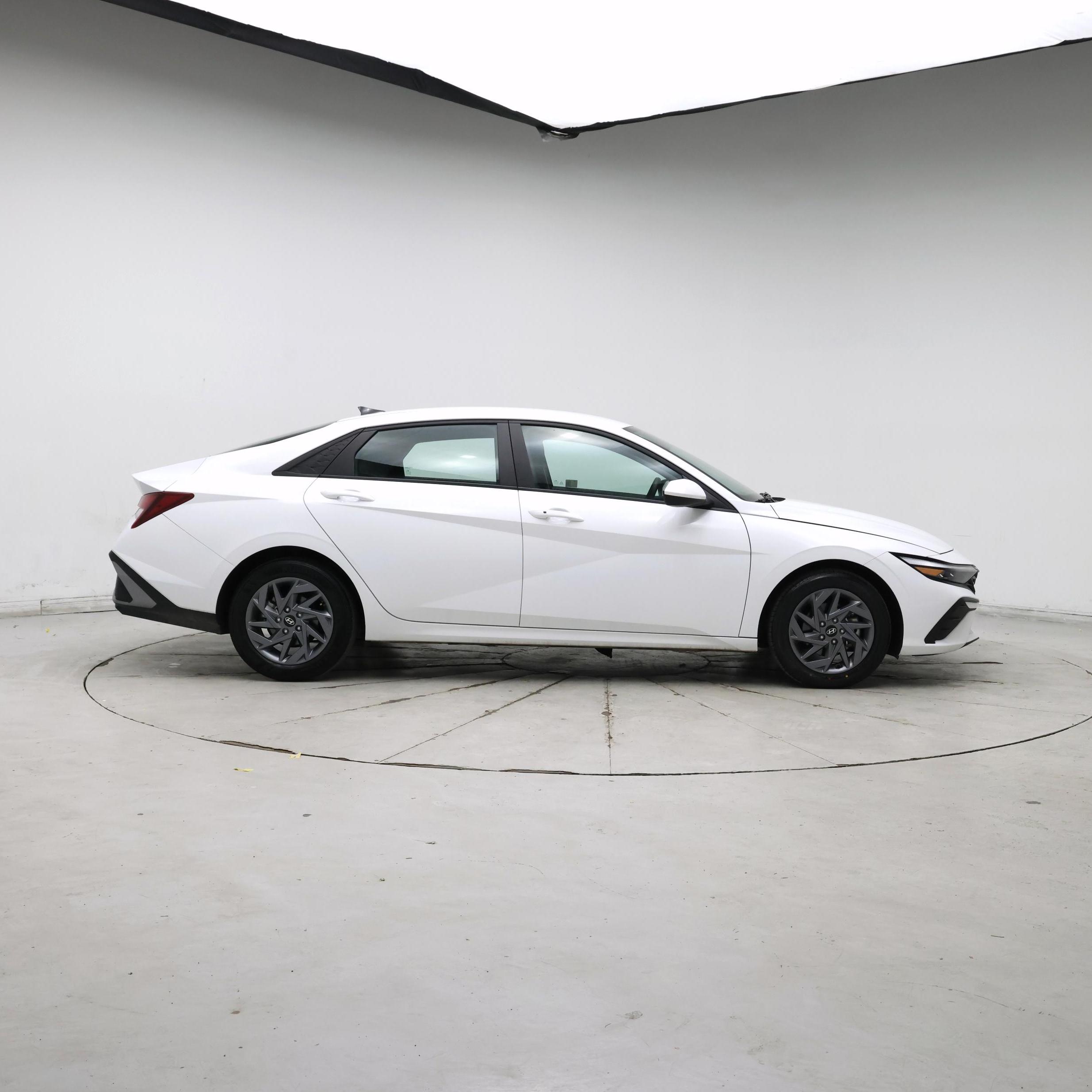 Thumbnail: 2024 Hyundai Elantra - 7