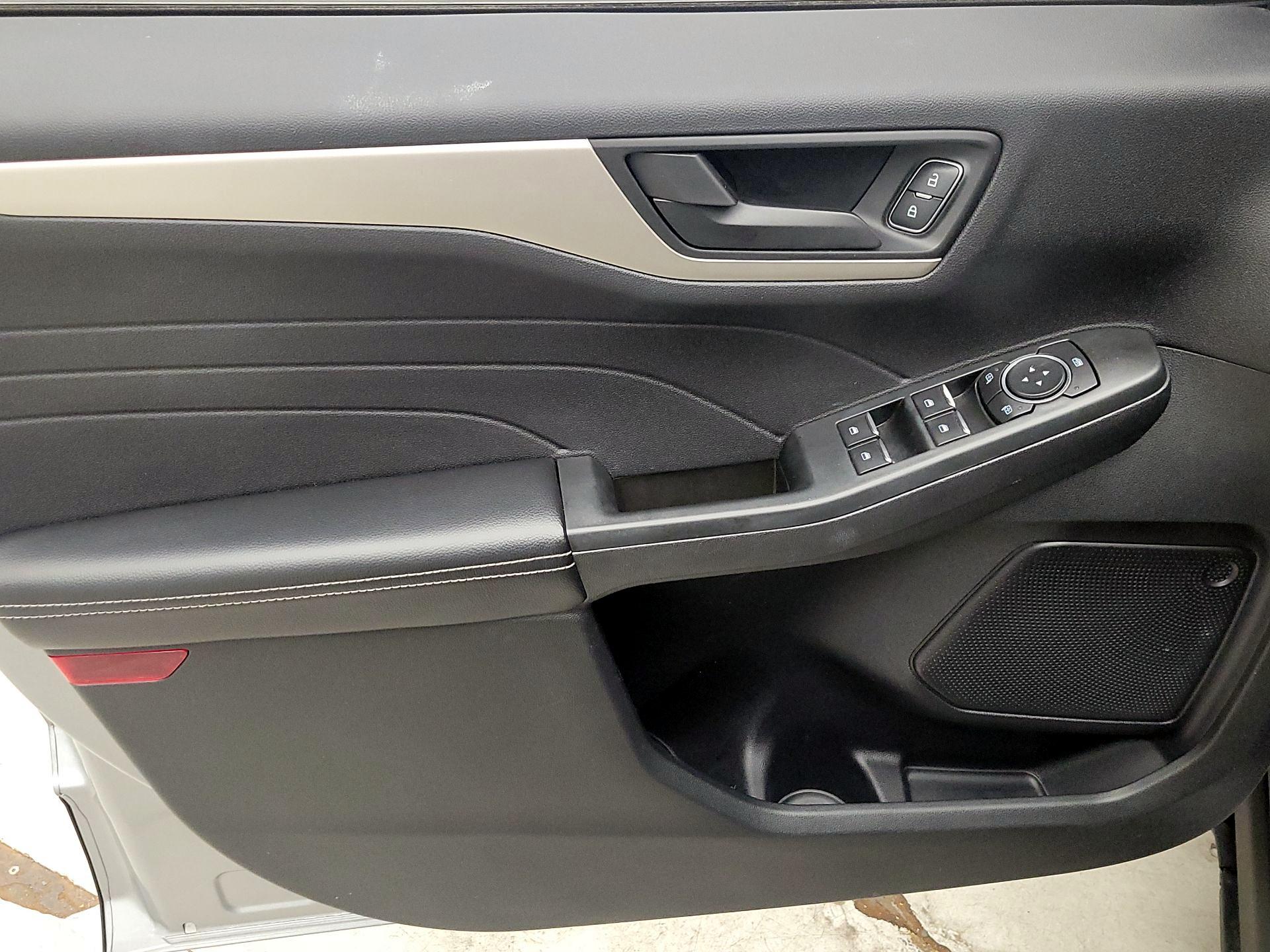 Thumbnail: 2022 Ford Escape - 12