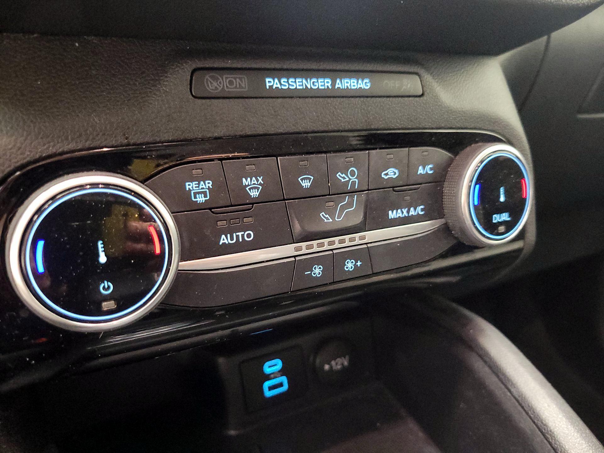 Thumbnail: 2022 Ford Escape - 16