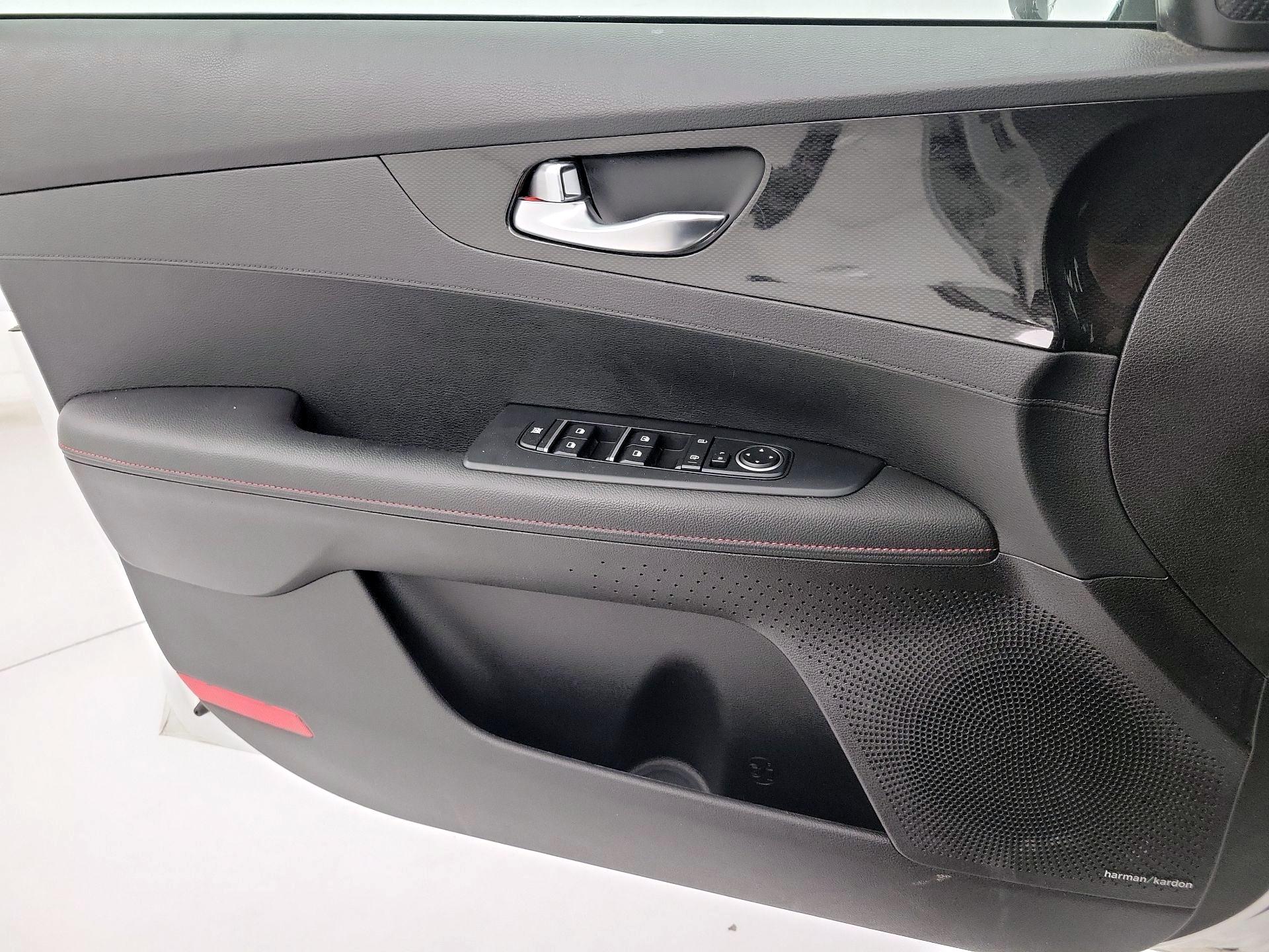 Thumbnail: 2021 Kia Forte - 12