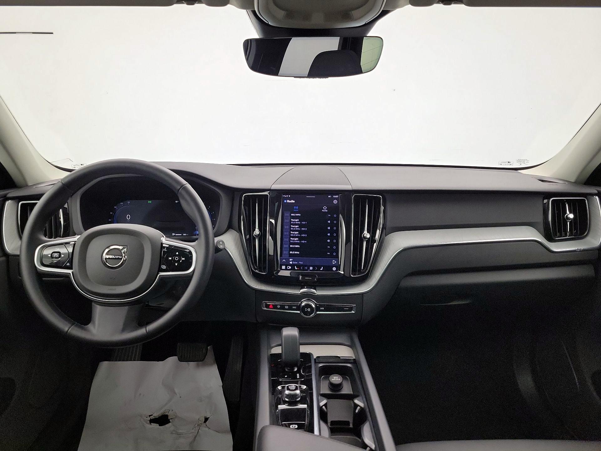 Thumbnail: 2025 Volvo XC60 - 9