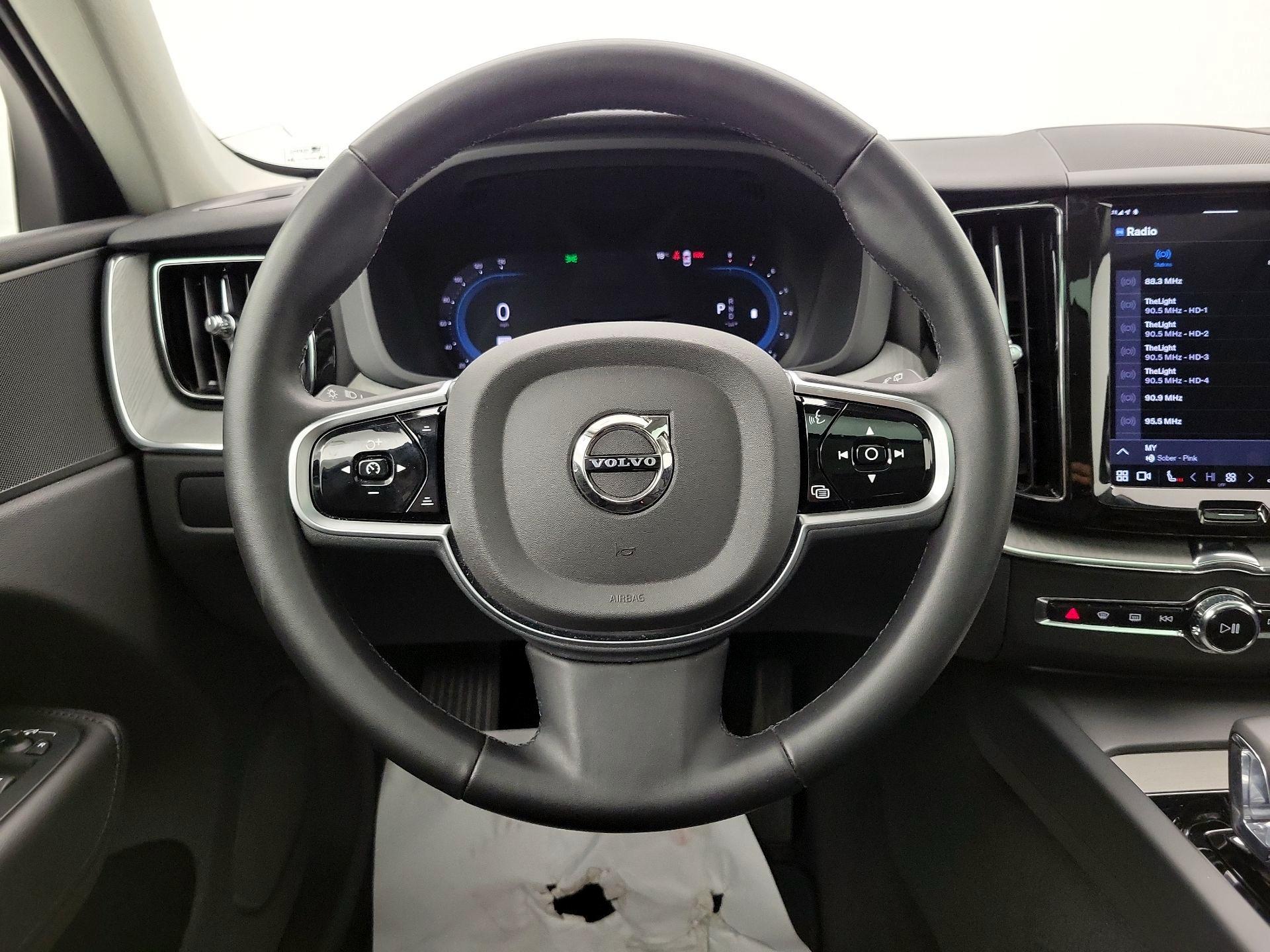 Thumbnail: 2025 Volvo XC60 - 10