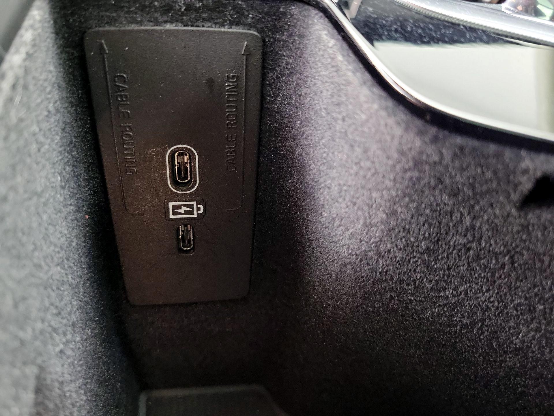 Thumbnail: 2025 Volvo XC60 - 18