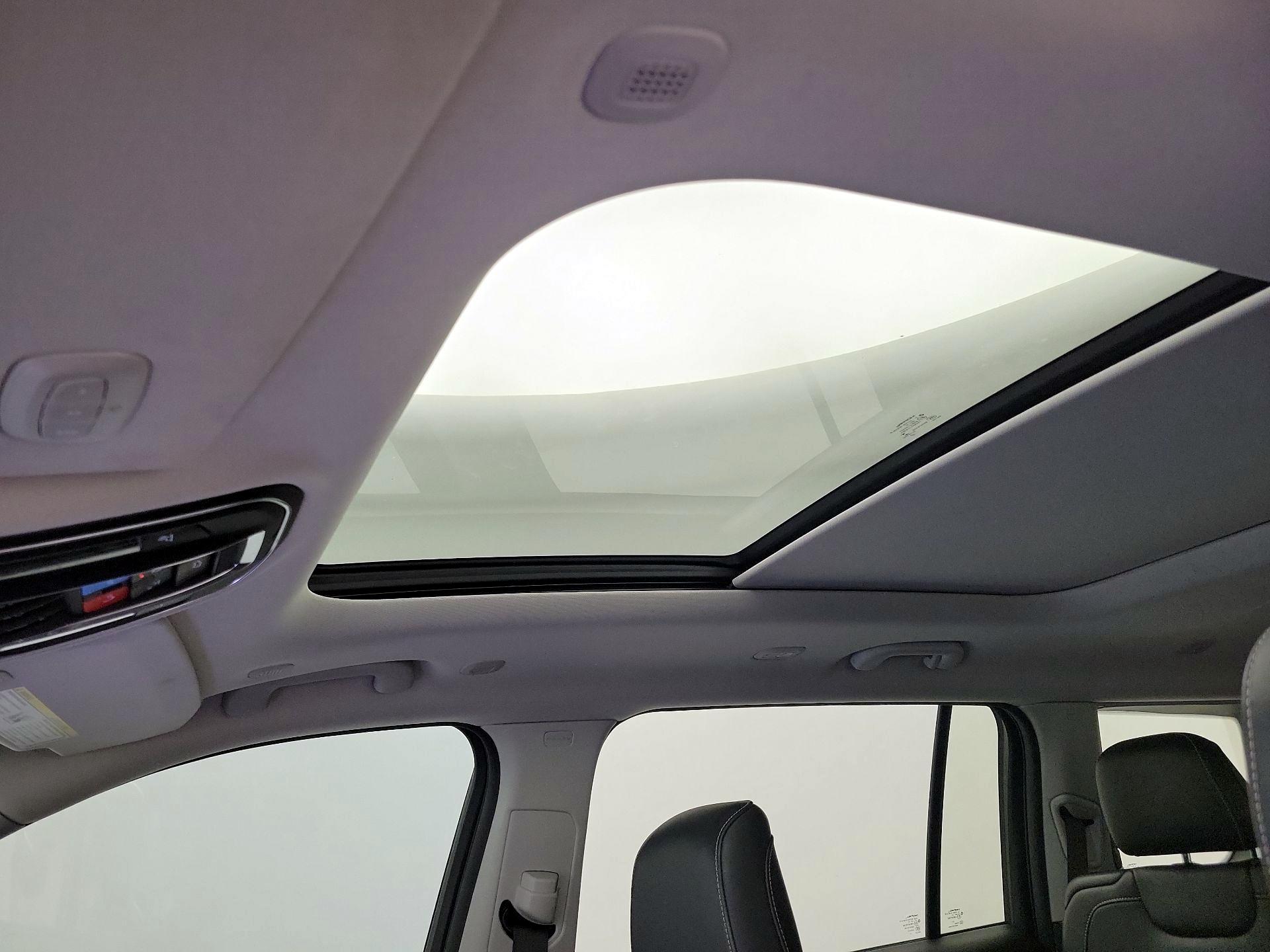 Thumbnail: 2022 Jeep Grand Cherokee L - 20