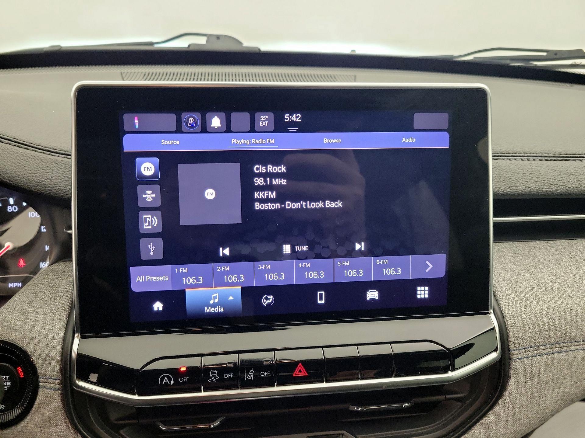 Thumbnail: 2023 Jeep Compass - 15