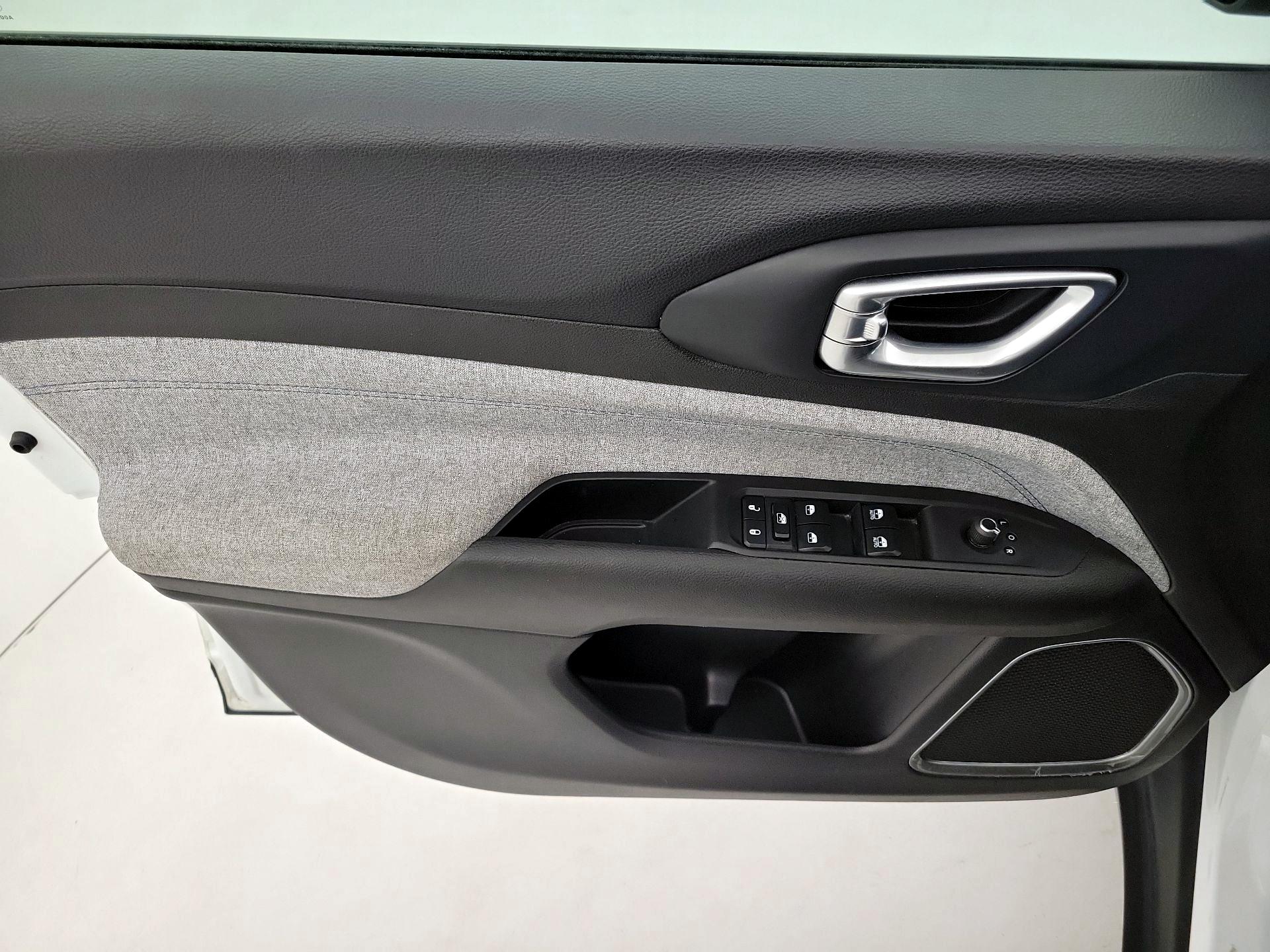 Thumbnail: 2023 Jeep Compass - 12