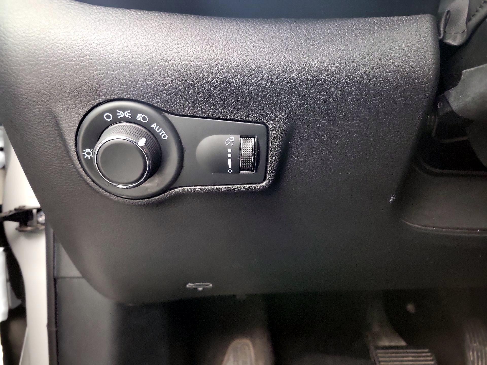 Thumbnail: 2023 Jeep Compass - 13