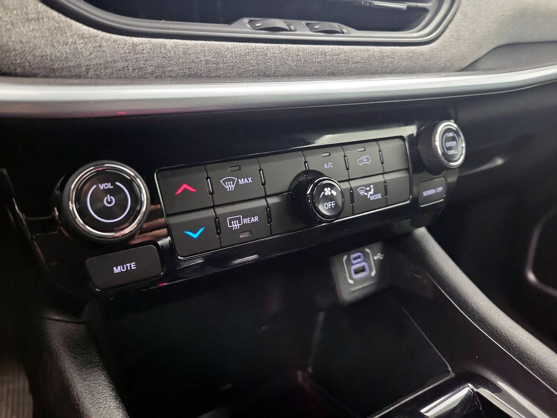 Thumbnail: 2023 Jeep Compass - 16