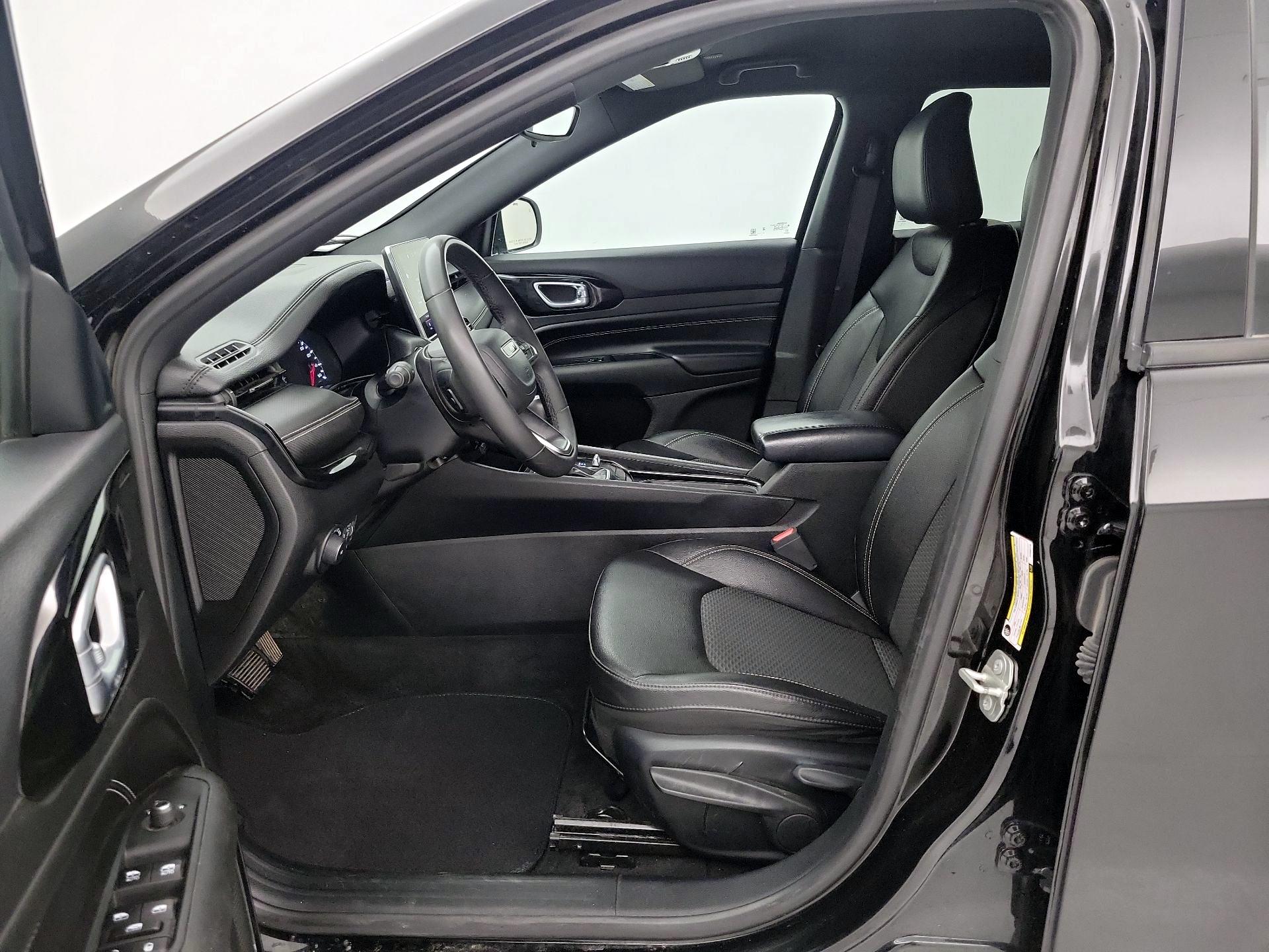 Thumbnail: 2023 Jeep Compass - 11