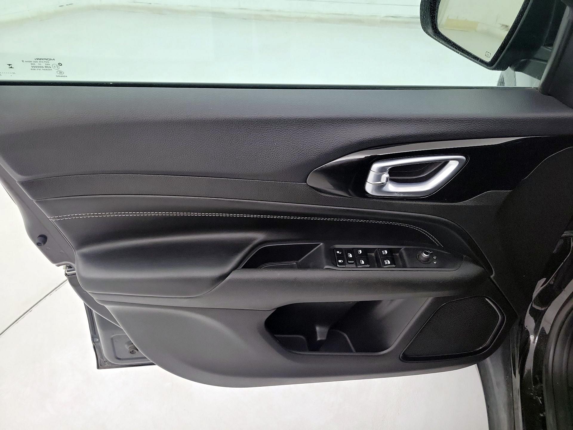 Thumbnail: 2023 Jeep Compass - 12