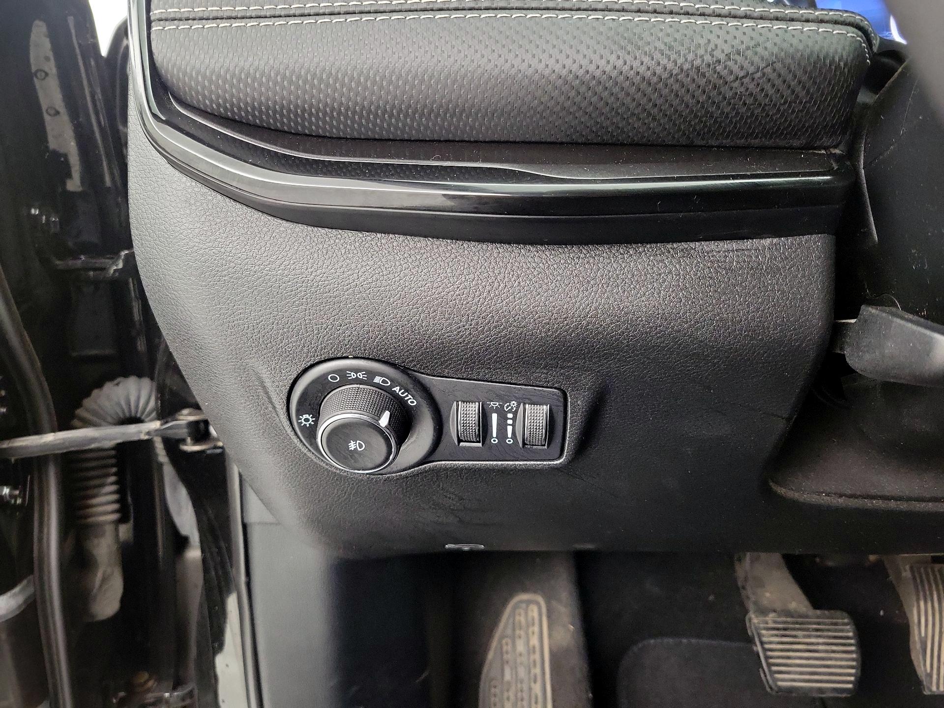 Thumbnail: 2023 Jeep Compass - 13