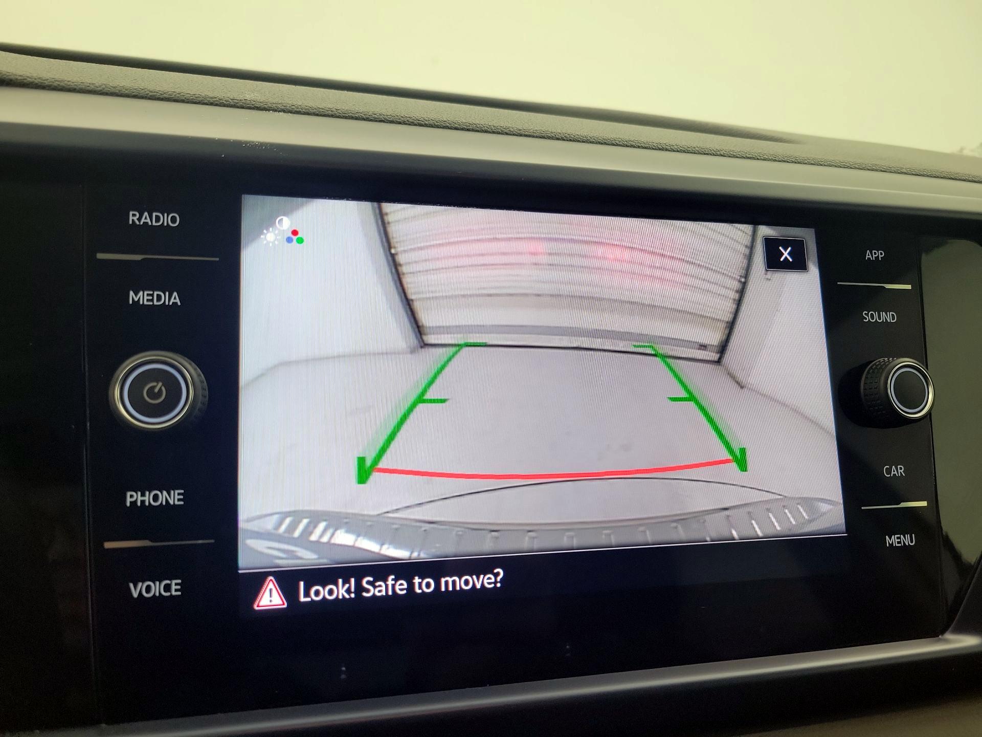 Thumbnail: 2022 Volkswagen Taos - 14