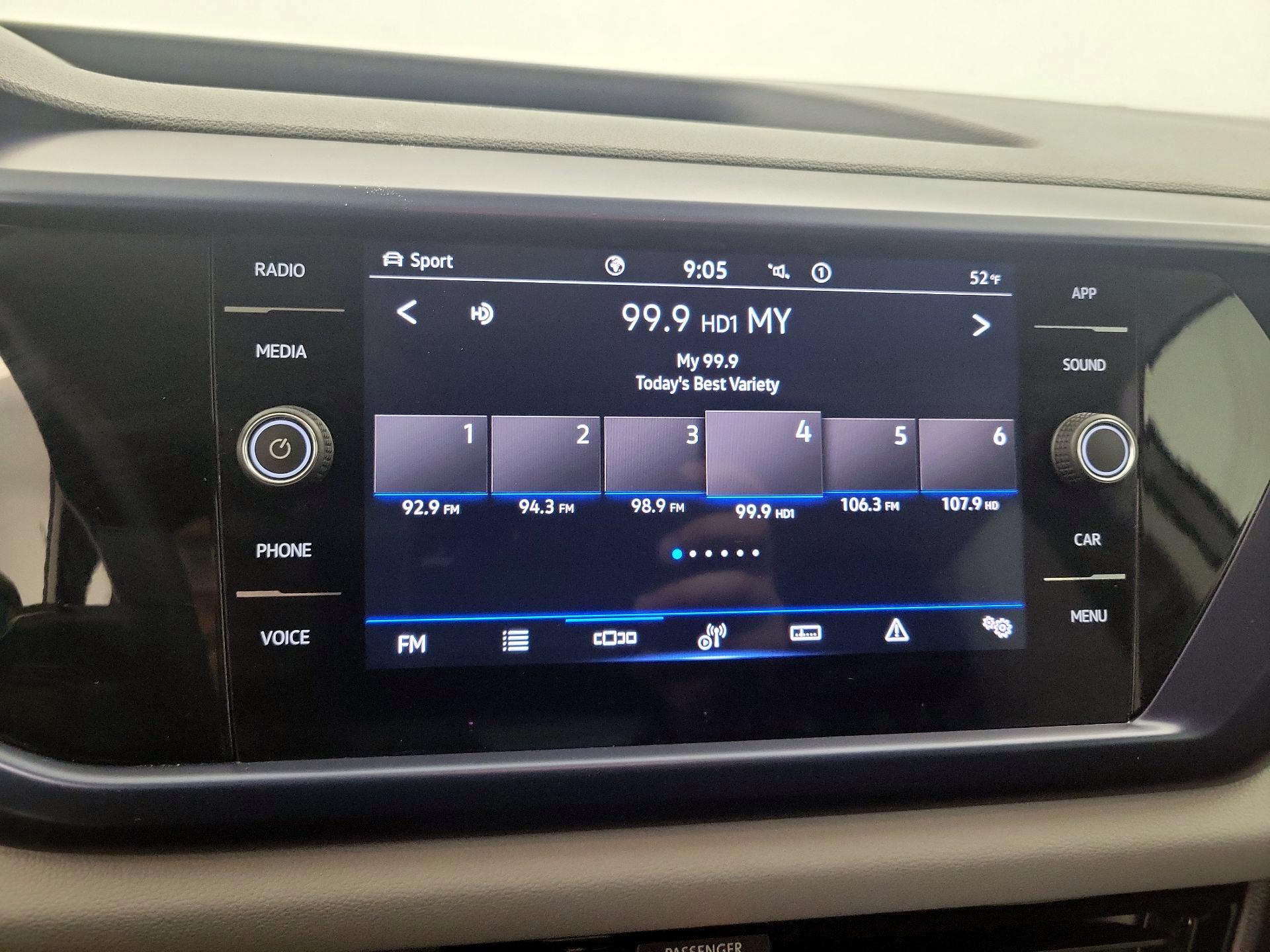 Thumbnail: 2022 Volkswagen Taos - 15