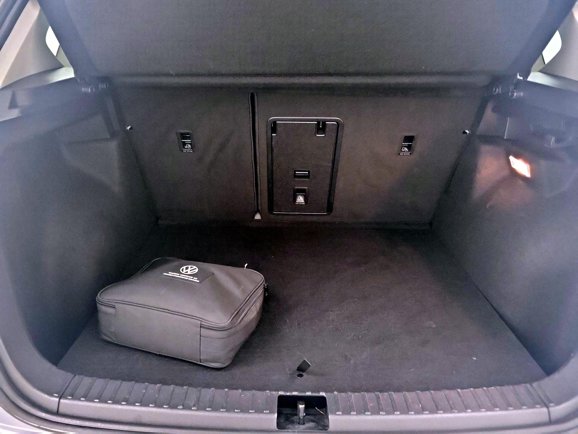 Thumbnail: 2022 Volkswagen Taos - 20