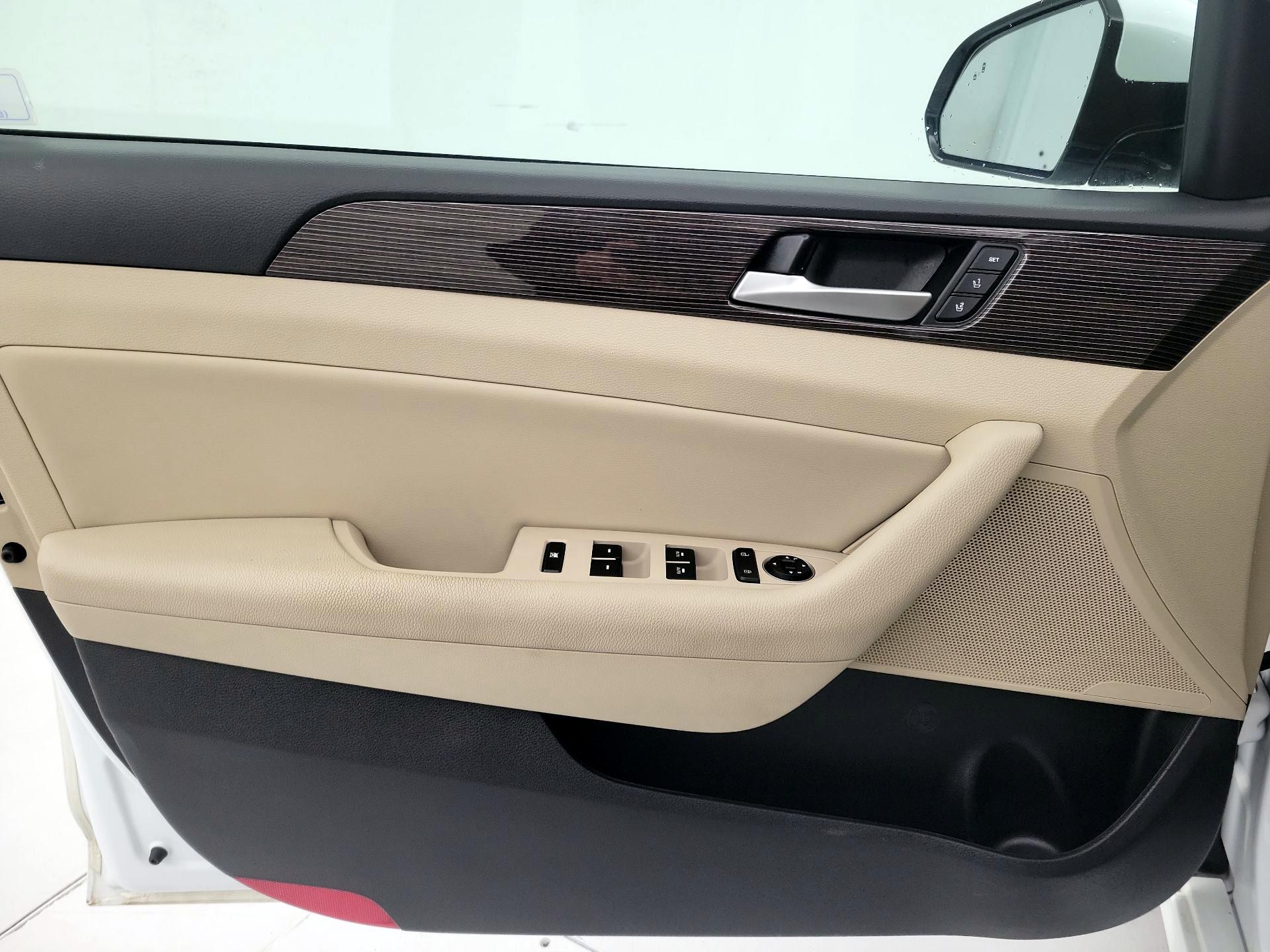 Thumbnail: 2019 Hyundai Sonata - 12