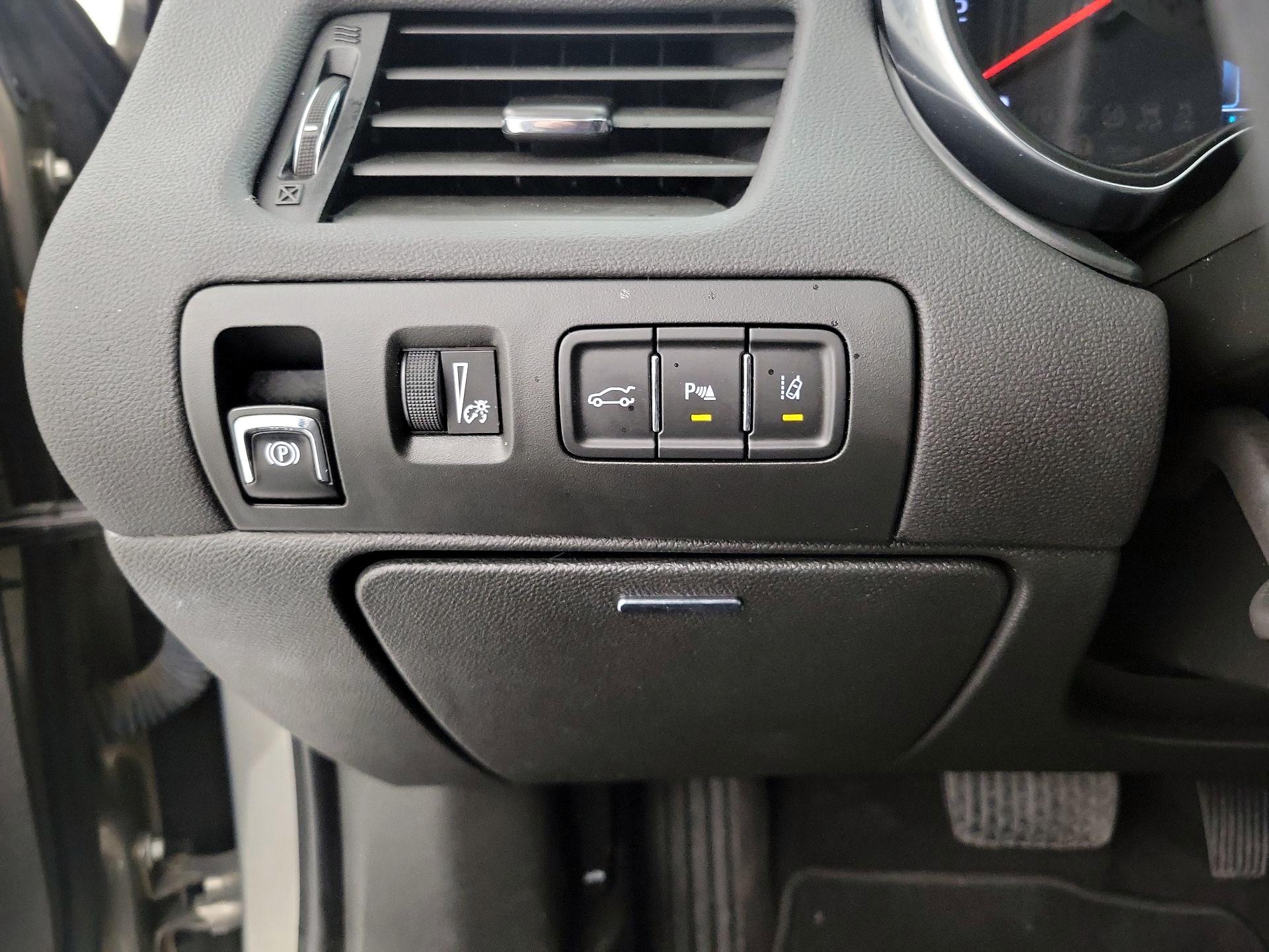 Thumbnail: 2017 Chevrolet Impala - 13