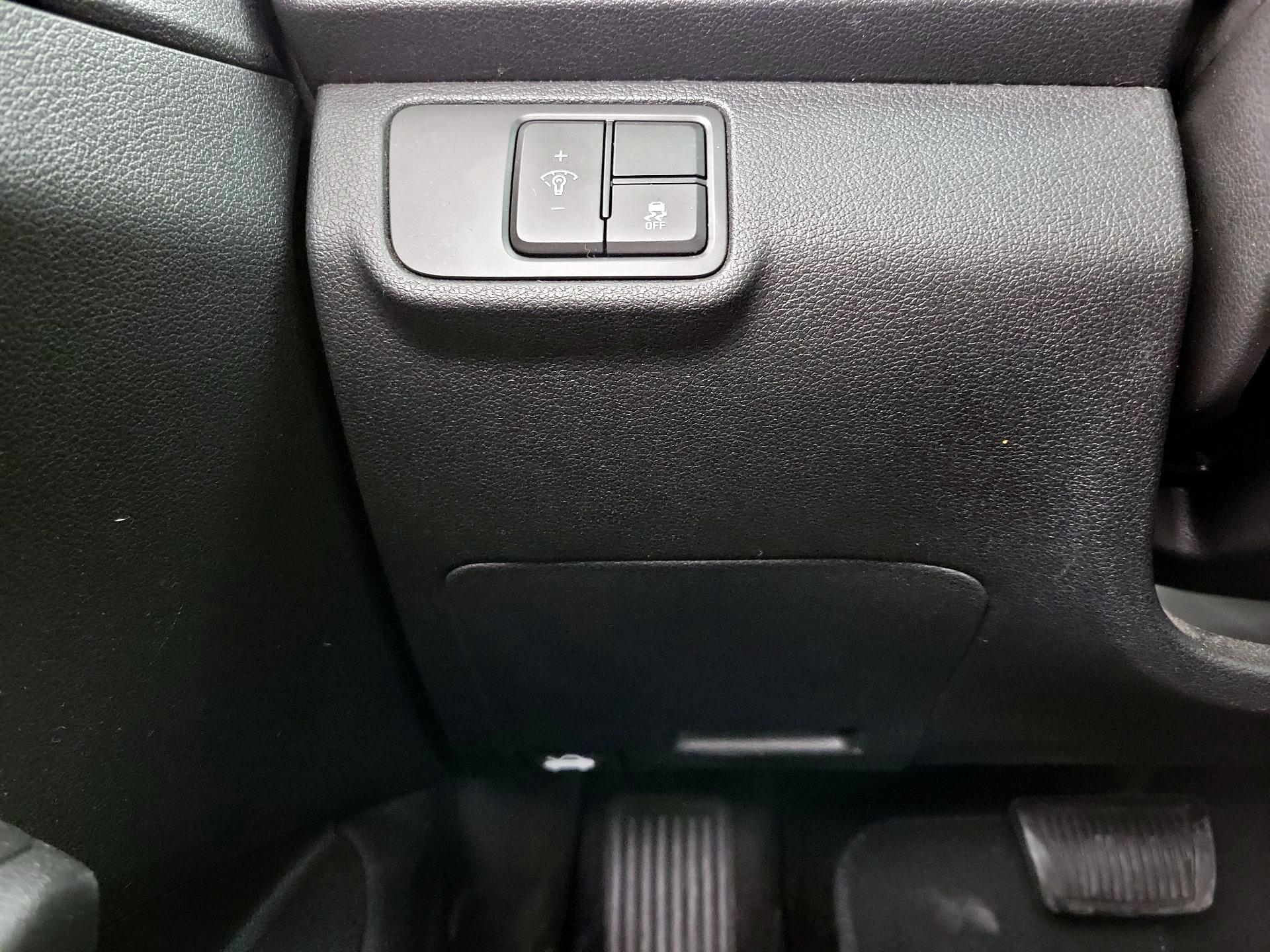 Thumbnail: 2019 Hyundai Accent - 13