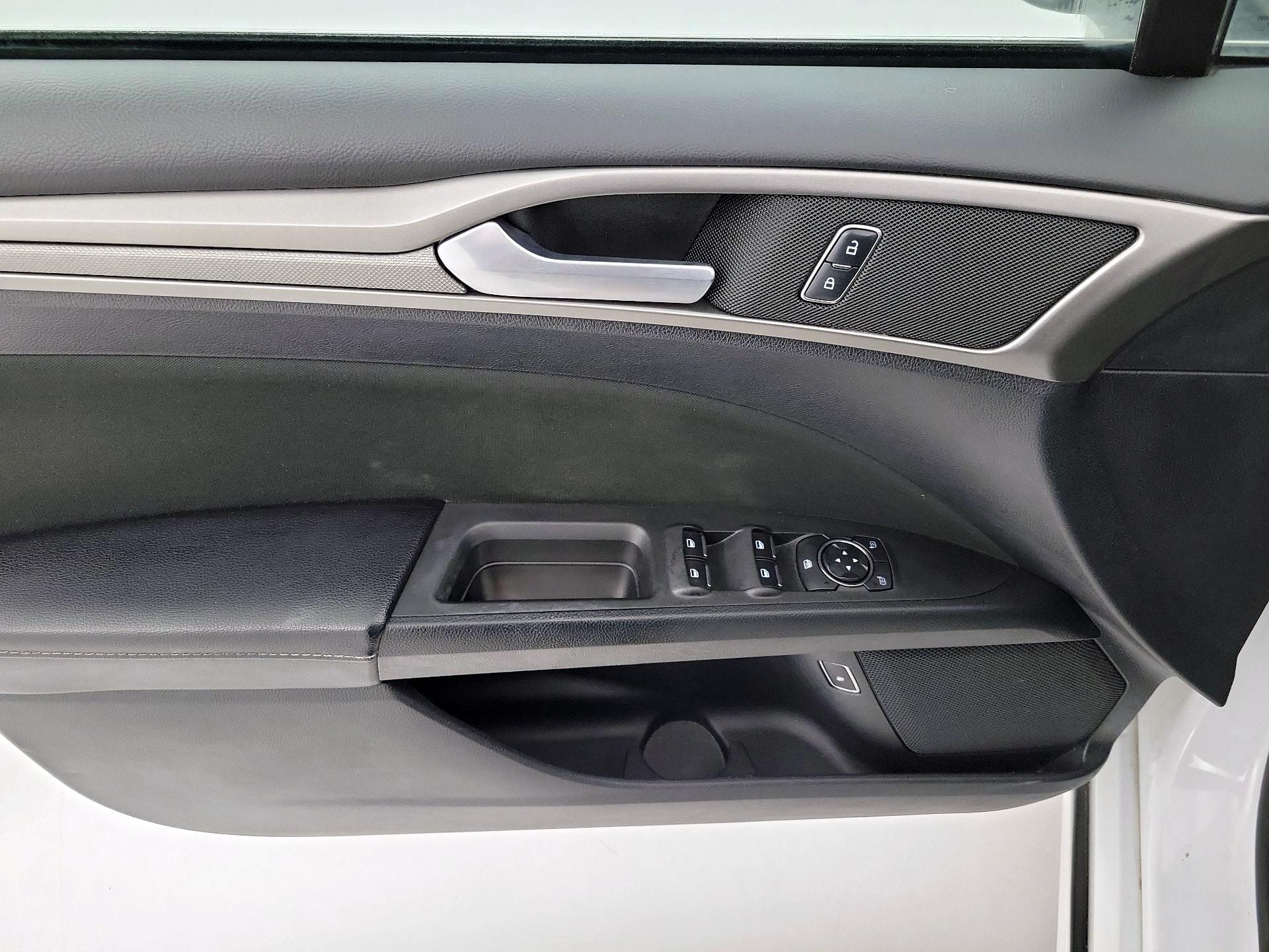 Thumbnail: 2018 Ford Fusion - 12