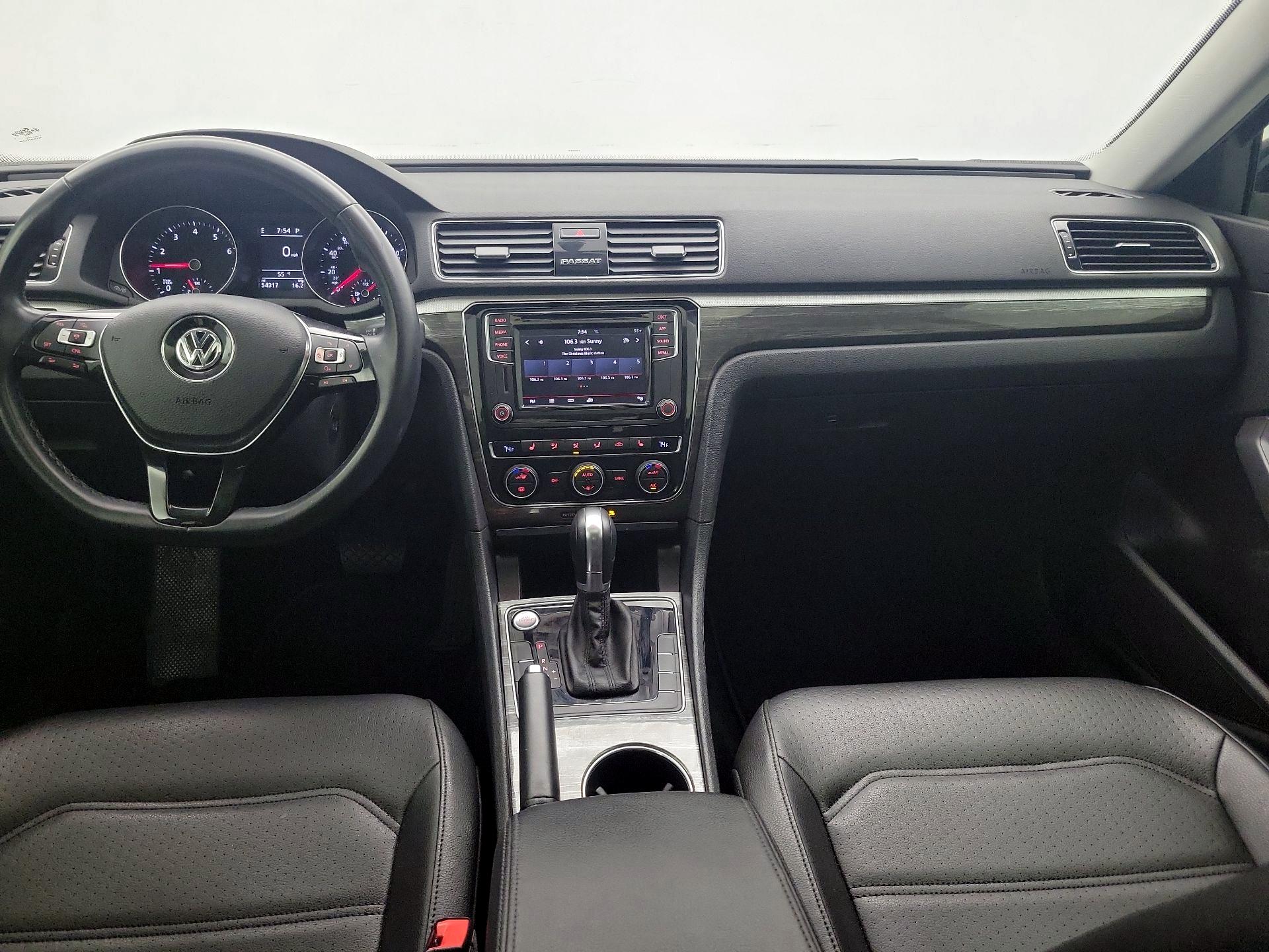 Thumbnail: 2018 Volkswagen Passat - 9