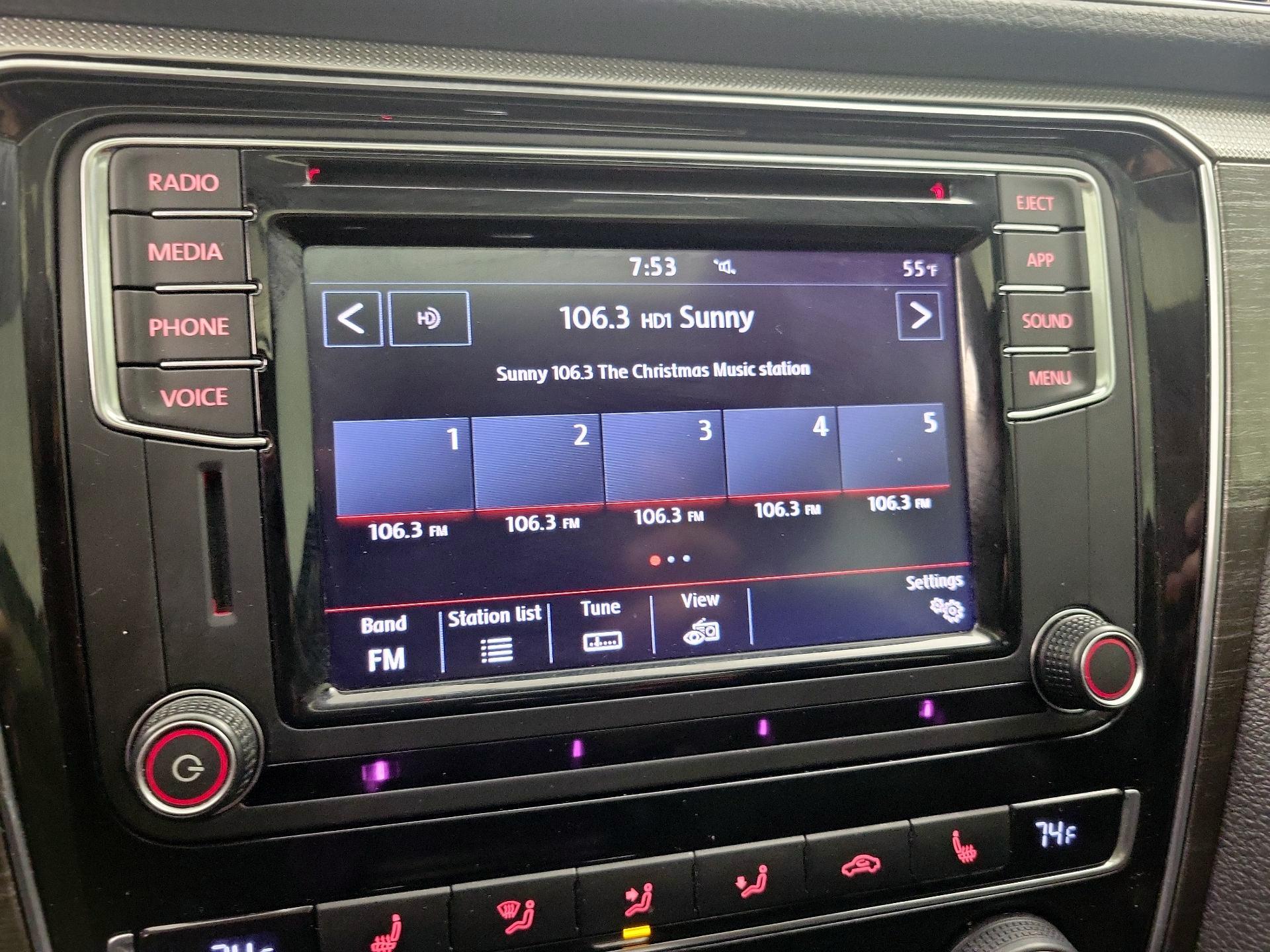 Thumbnail: 2018 Volkswagen Passat - 15