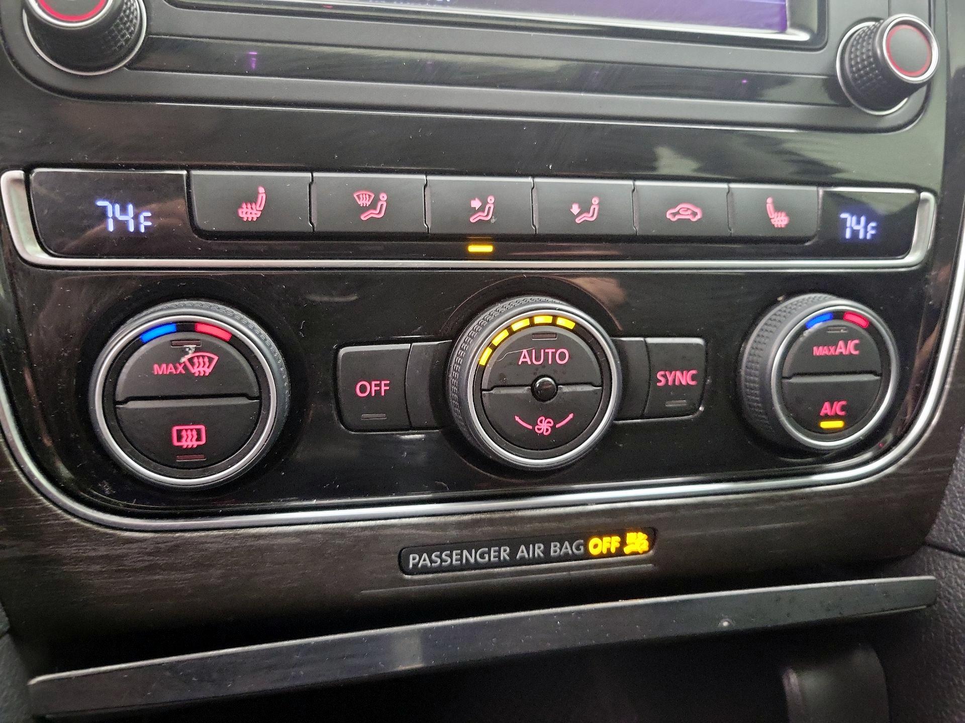 Thumbnail: 2018 Volkswagen Passat - 16