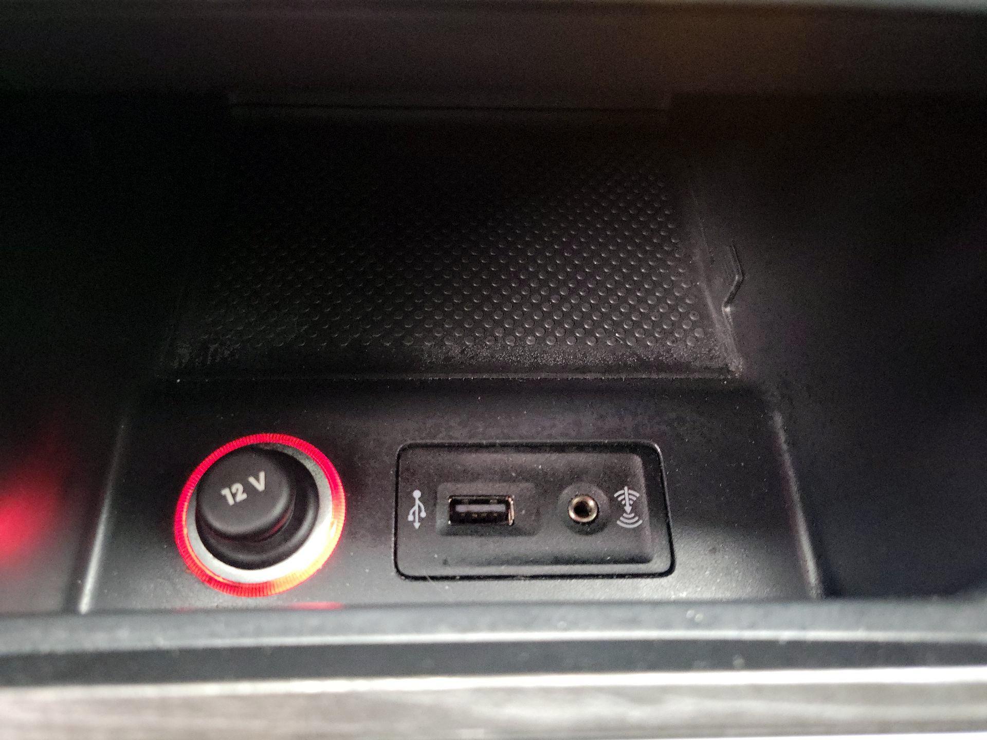 Thumbnail: 2018 Volkswagen Passat - 18