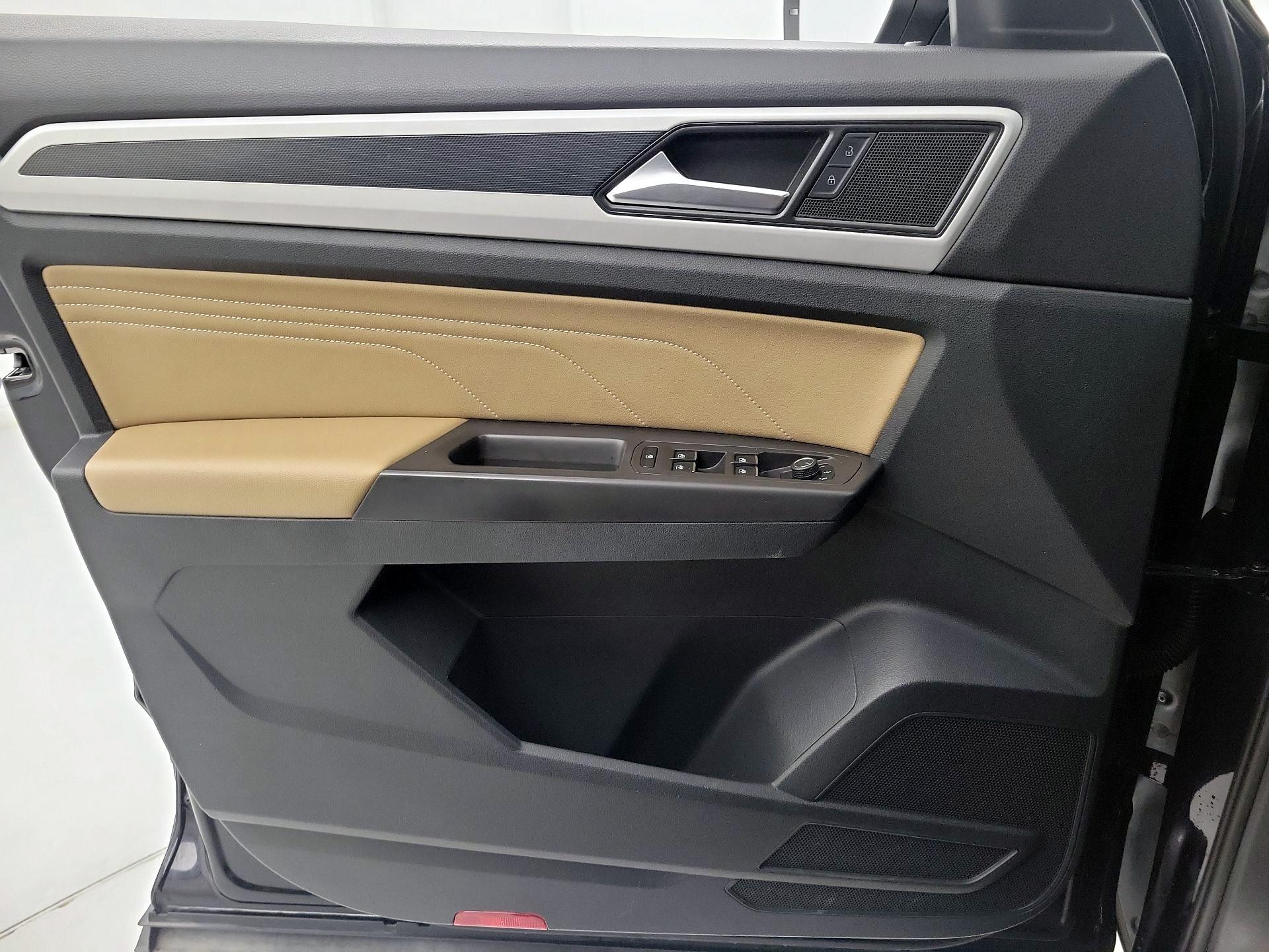 Thumbnail: 2022 Volkswagen Atlas - 12