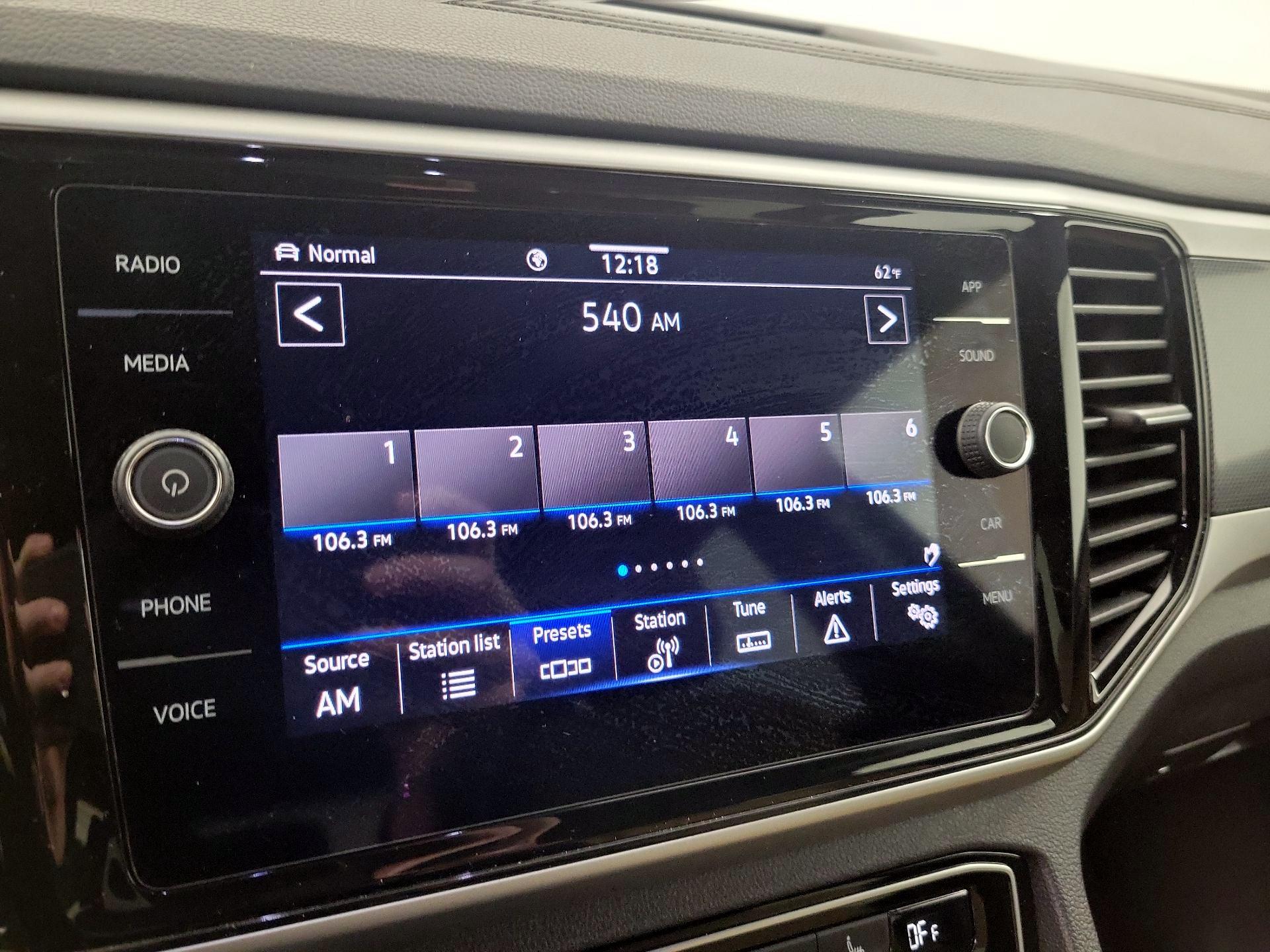 Thumbnail: 2022 Volkswagen Atlas - 15