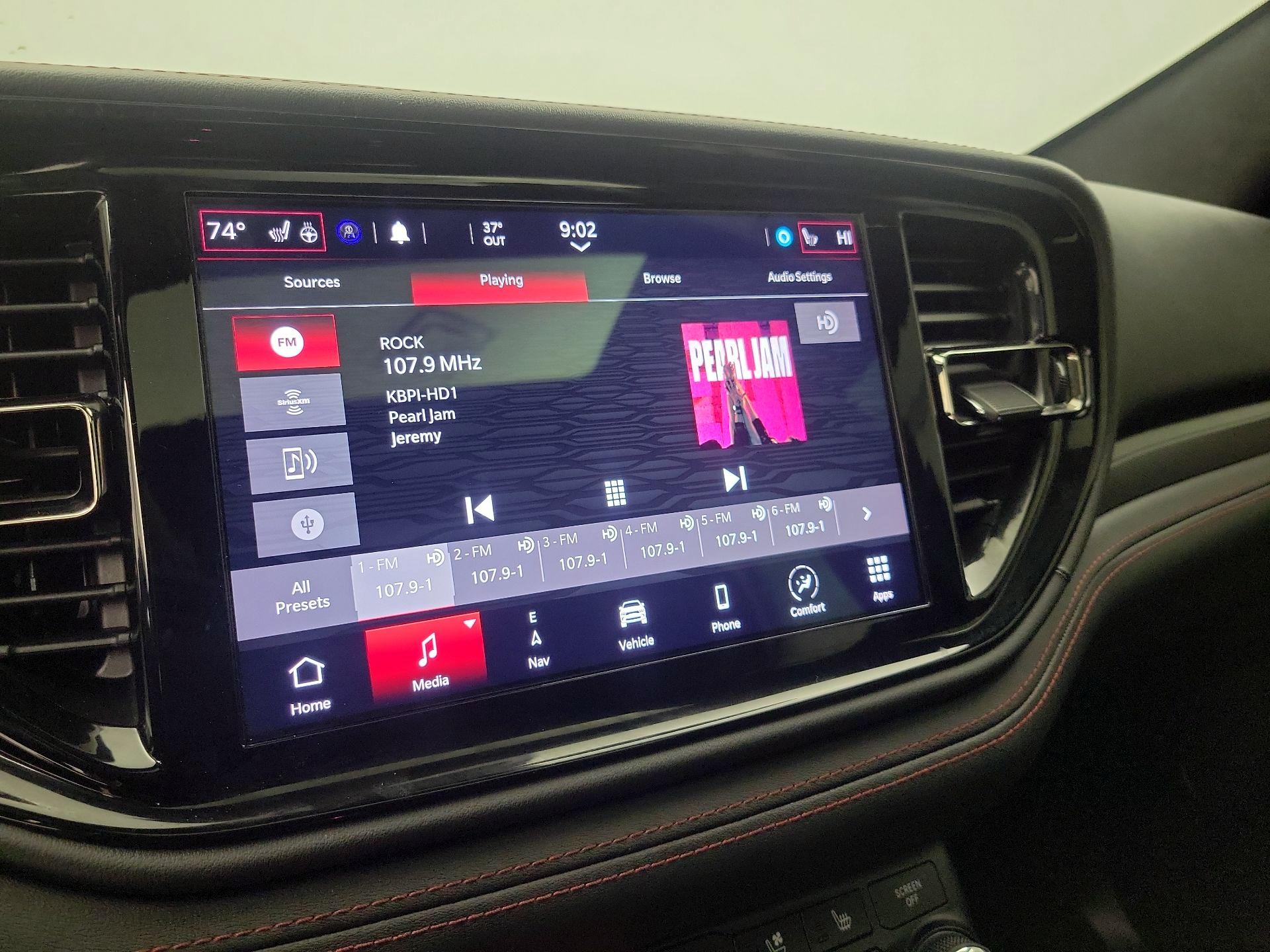 Thumbnail: 2022 Dodge Durango - 16