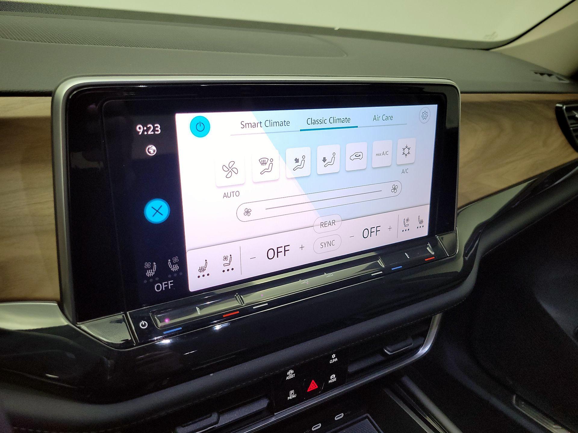 Thumbnail: 2025 Volkswagen Atlas - 16