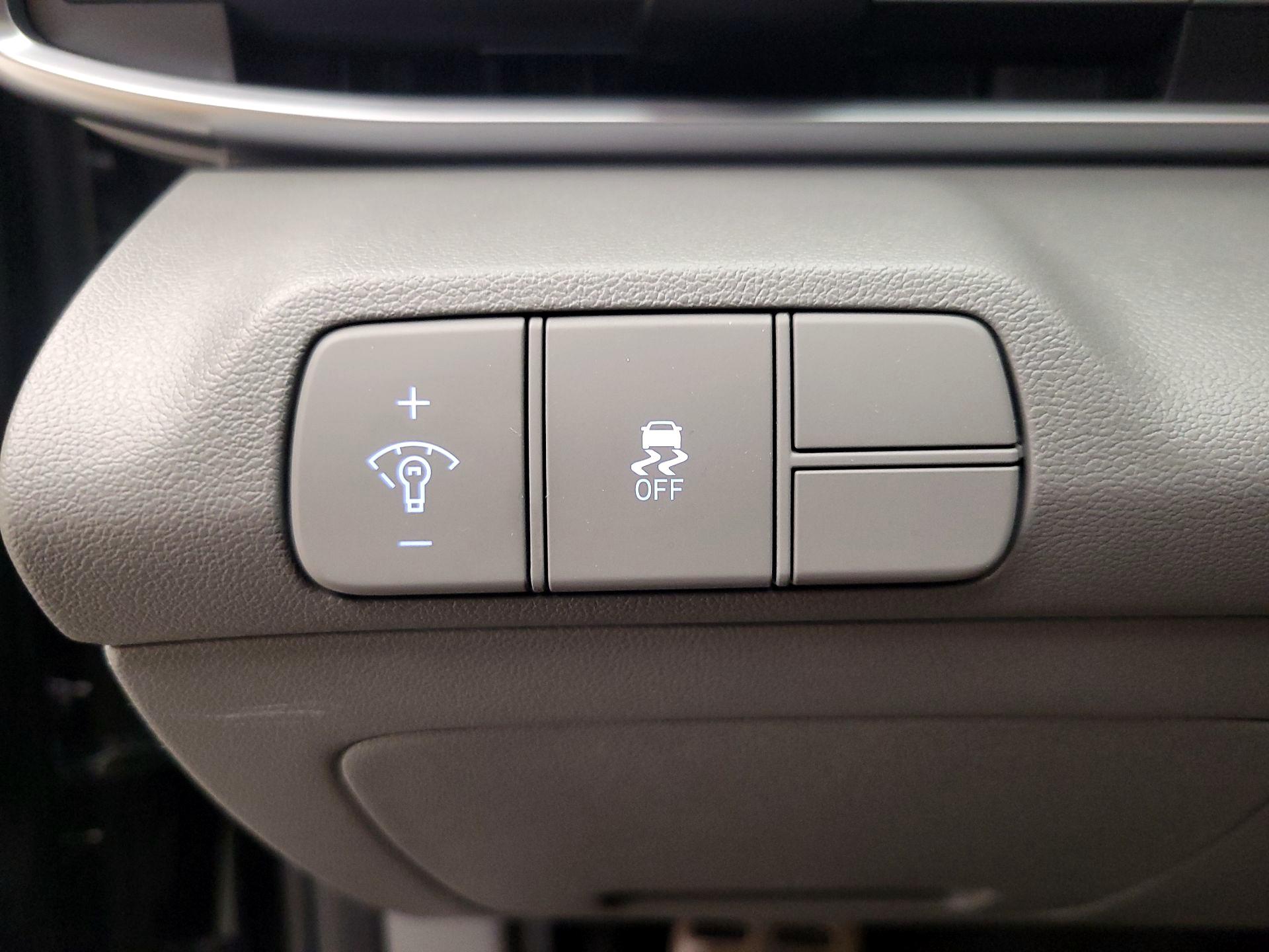 Thumbnail: 2025 Hyundai Elantra - 13