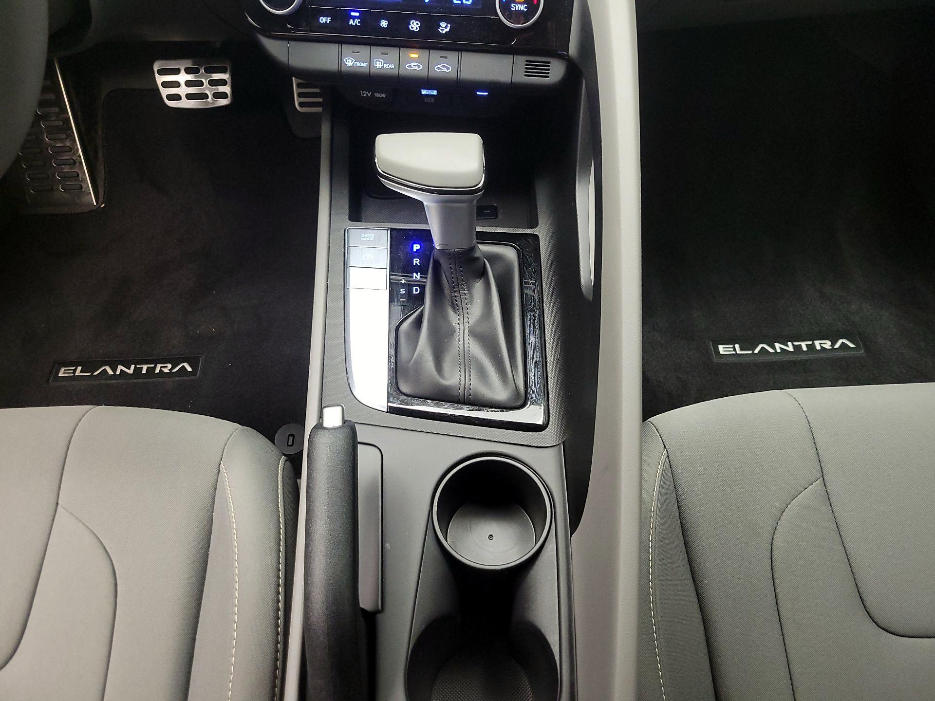 Thumbnail: 2025 Hyundai Elantra - 17