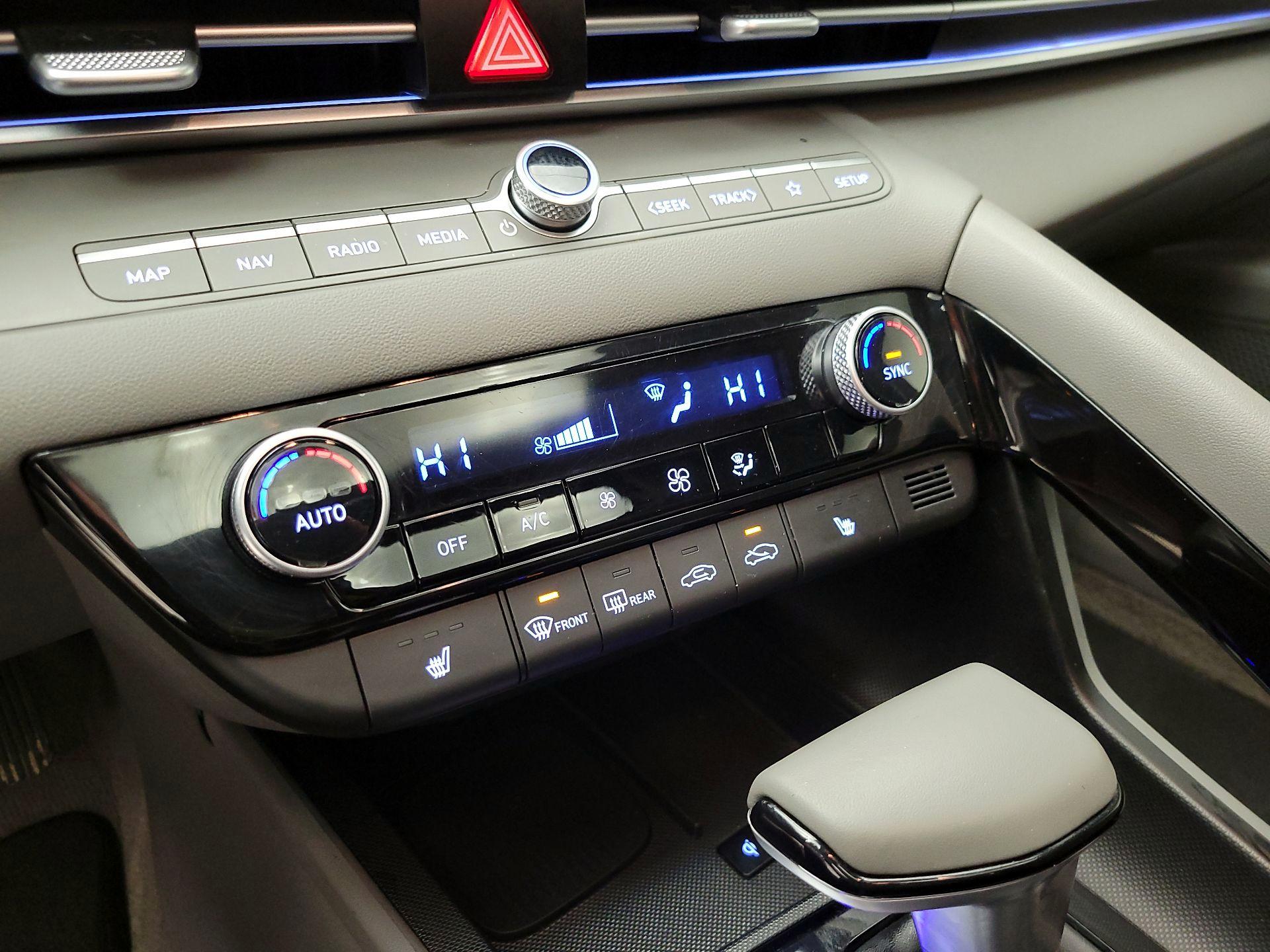 Thumbnail: 2024 Hyundai Elantra - 17