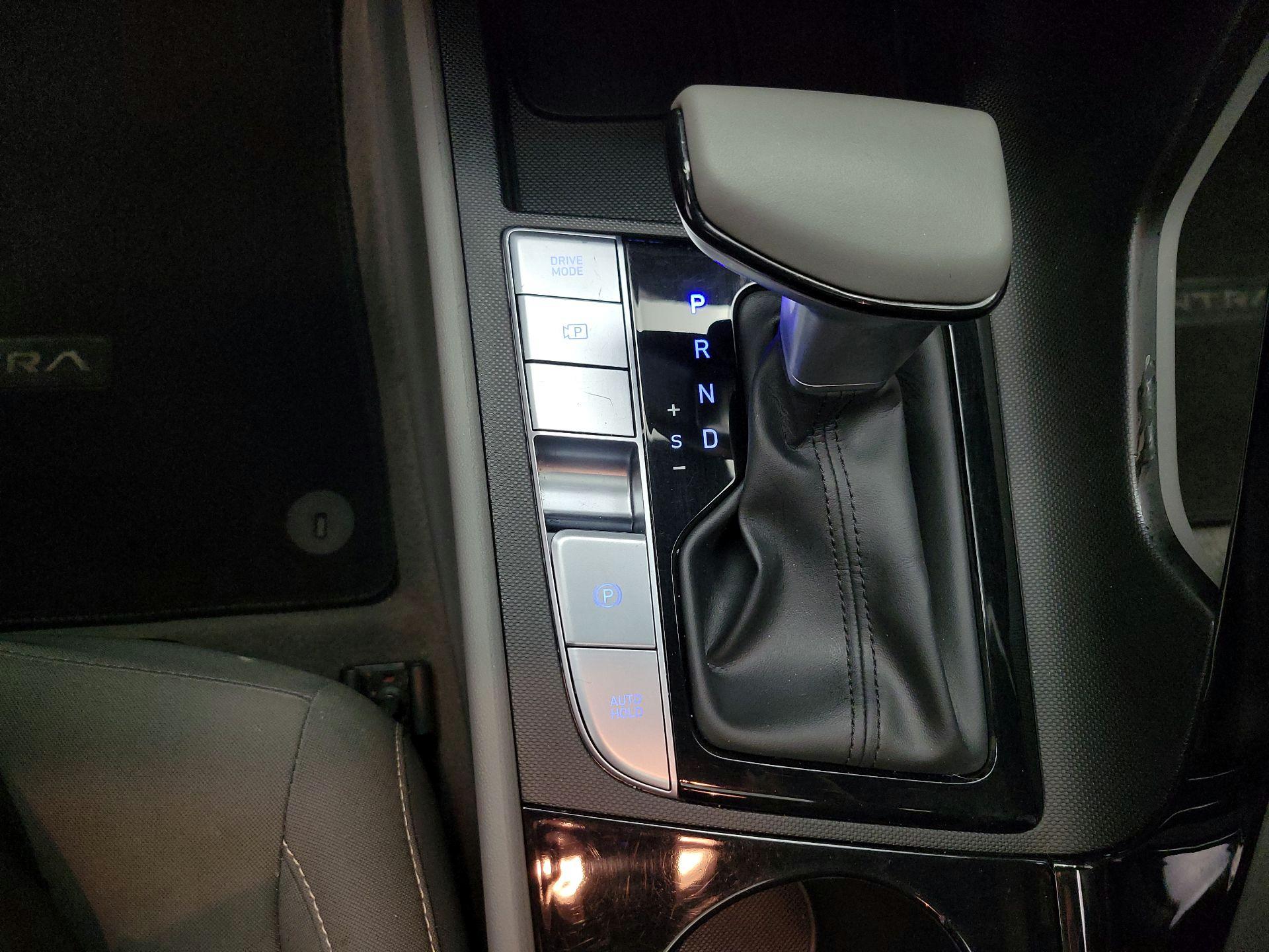 Thumbnail: 2024 Hyundai Elantra - 18