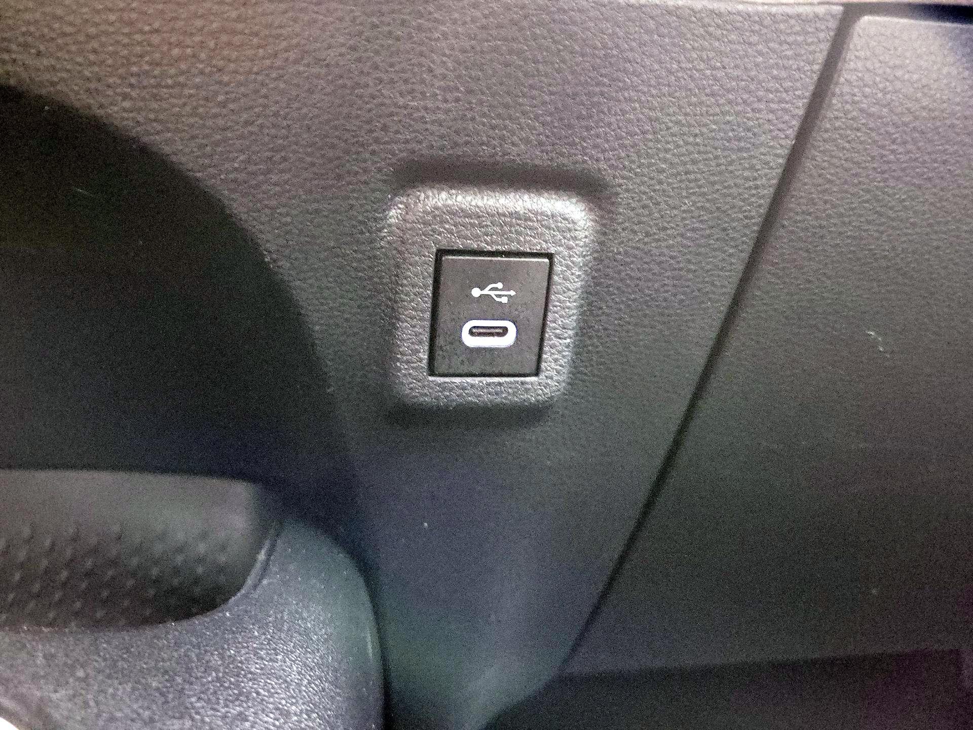 Thumbnail: 2023 Toyota Corolla - 18