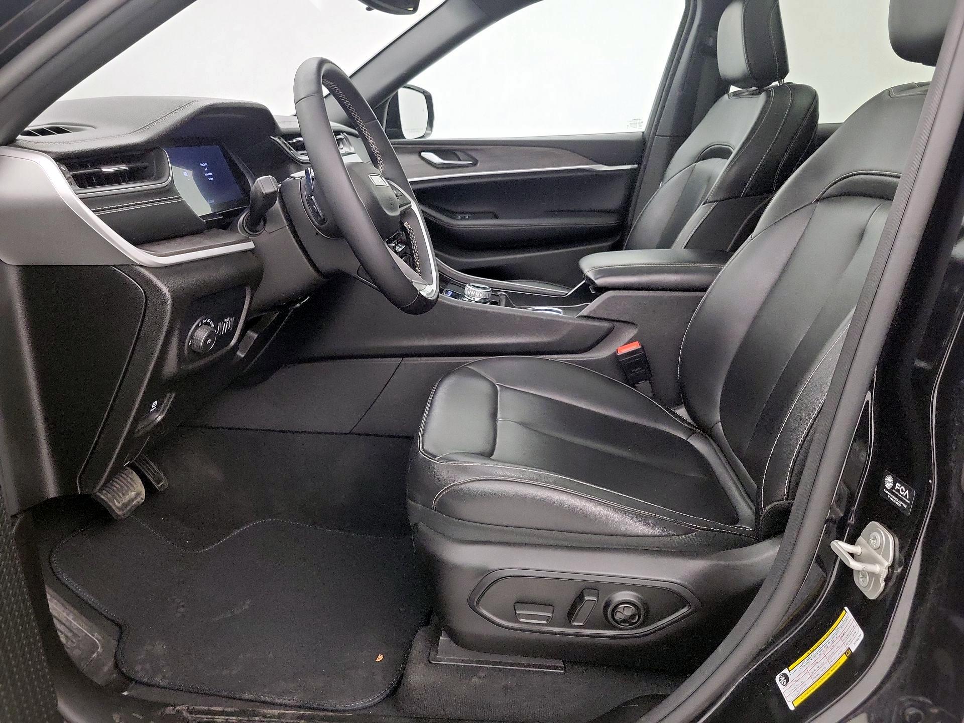 Thumbnail: 2024 Jeep Grand Cherokee - 11