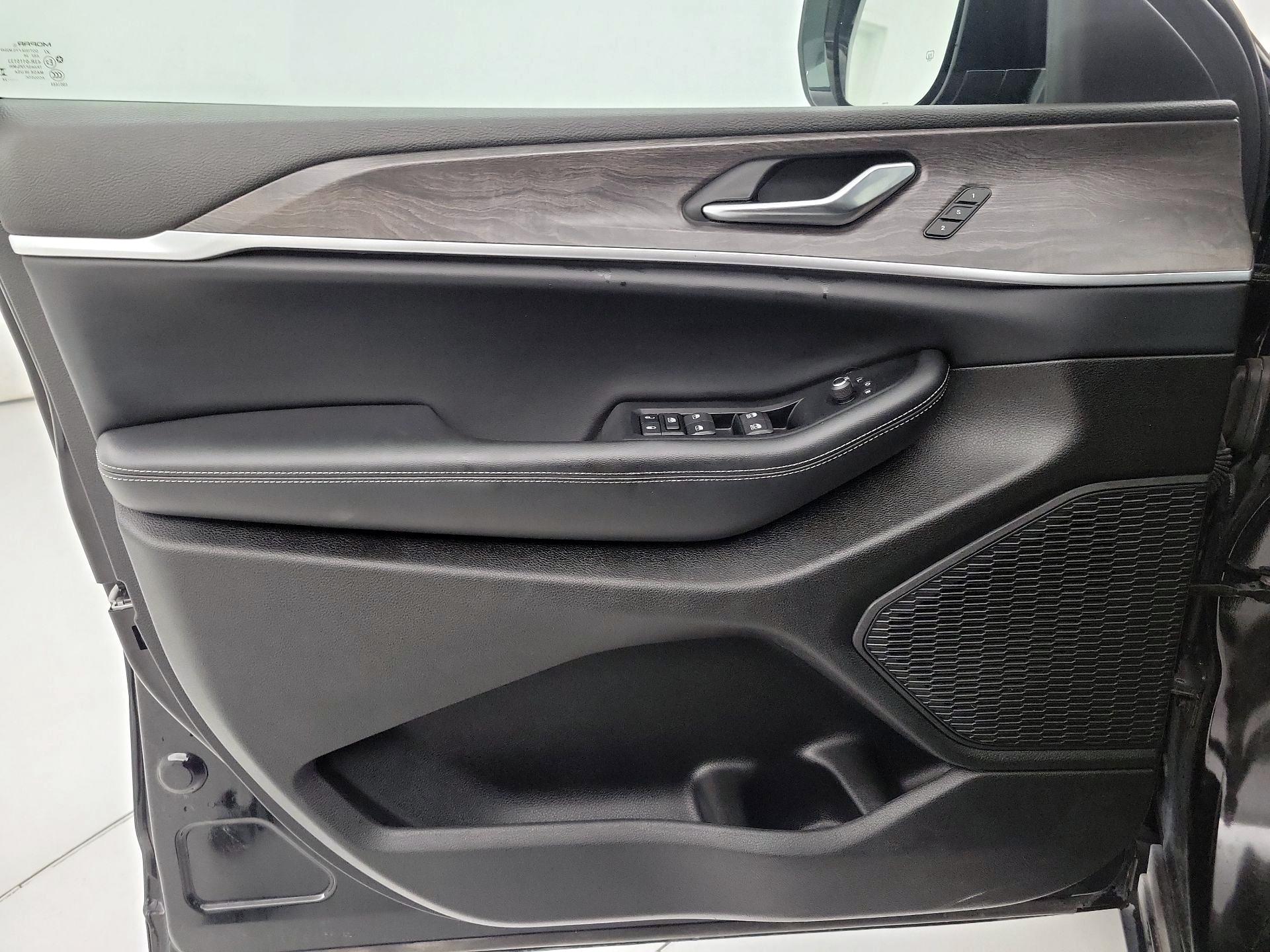 Thumbnail: 2024 Jeep Grand Cherokee - 12