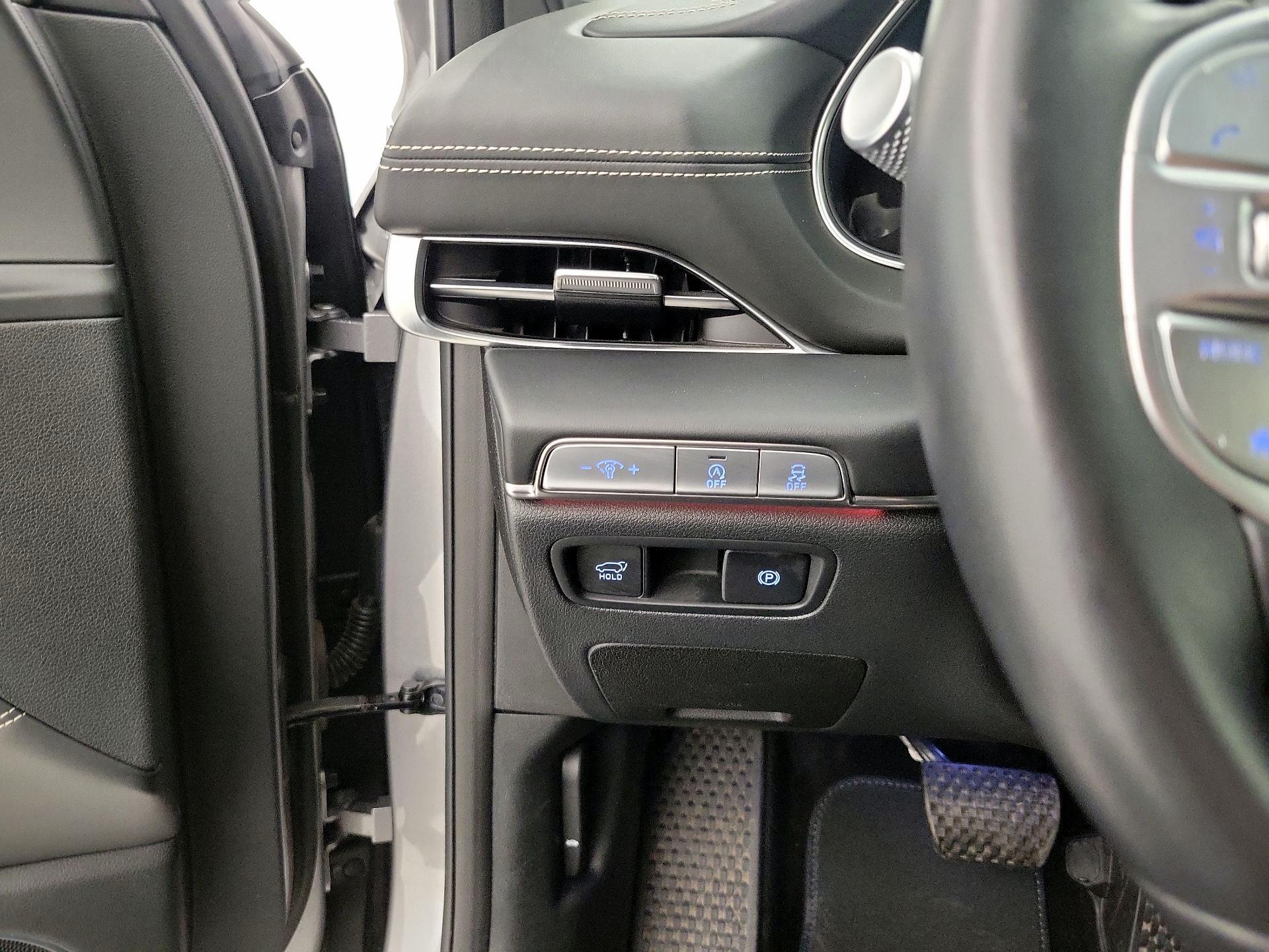 Thumbnail: 2024 Genesis GV80 - 13