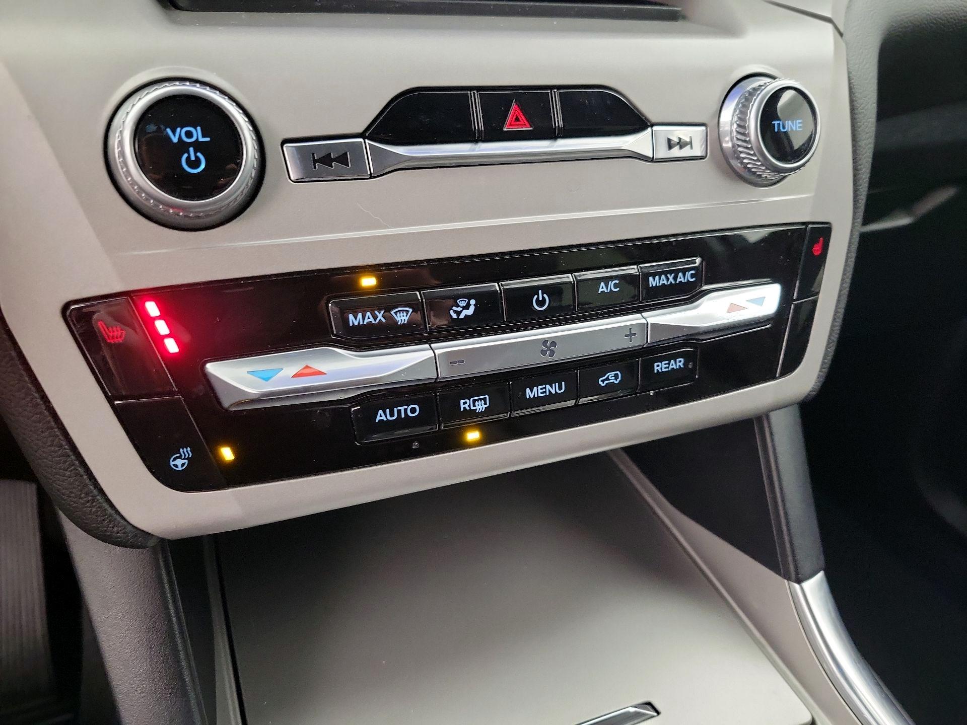 Thumbnail: 2023 Ford Explorer - 16