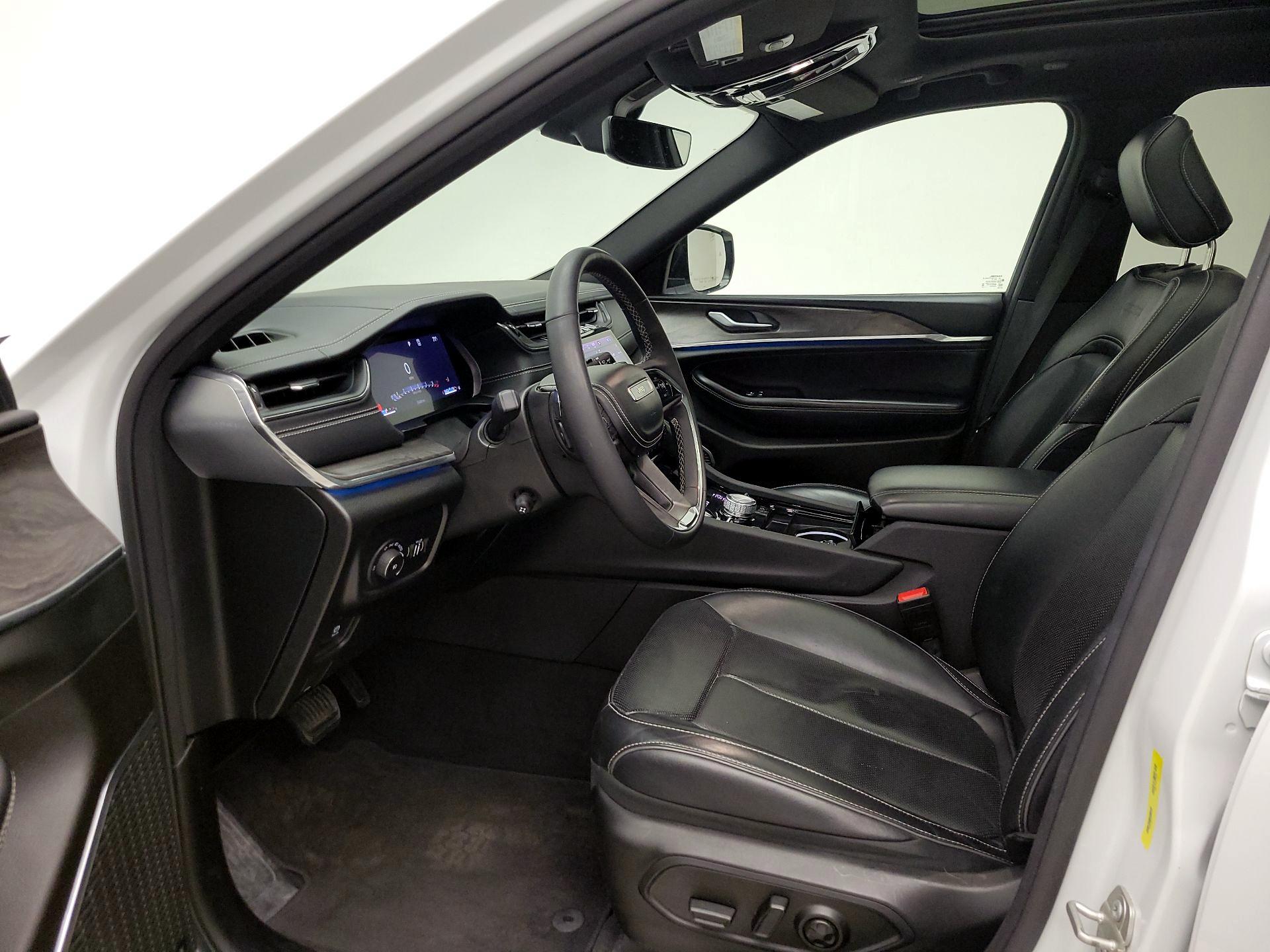 Thumbnail: 2024 Jeep Grand Cherokee - 11