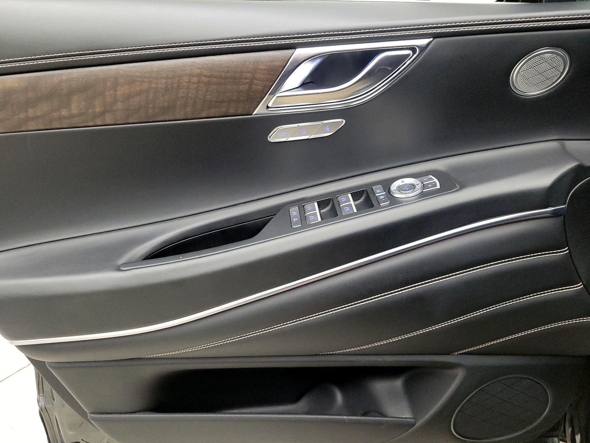 Thumbnail: 2024 Genesis GV80 - 12